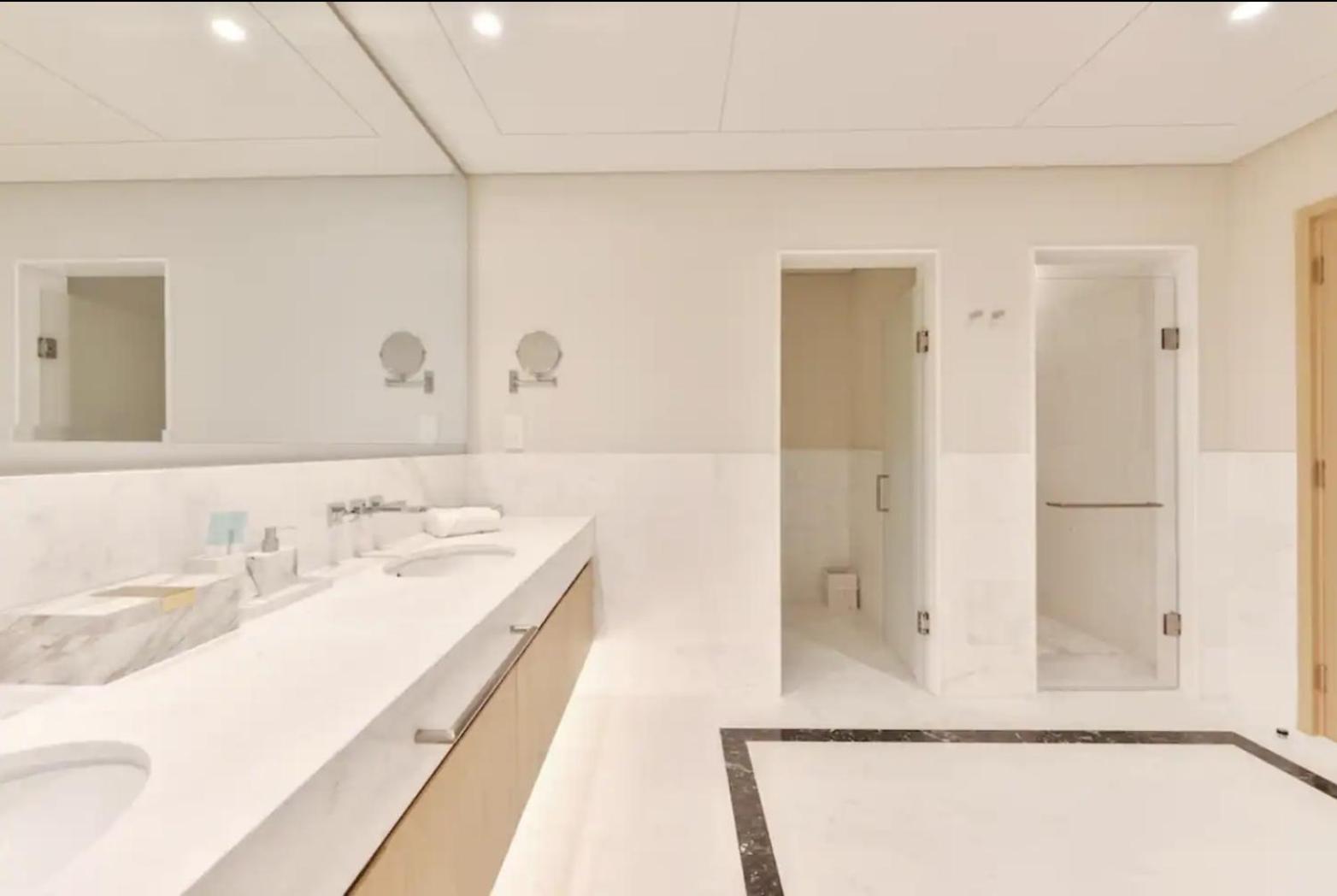 Apartamento Breathtaking 1br In Palm Tower, With Sea View