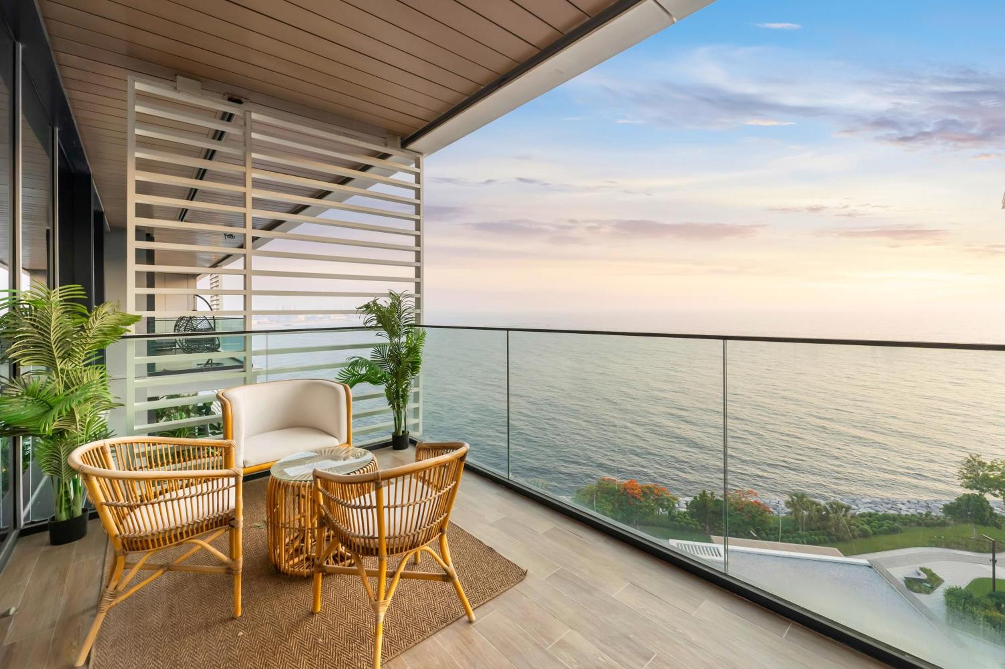Fam Living Bluewaters - Island Living - Ain Dubai & Sea View Apartment Dubai