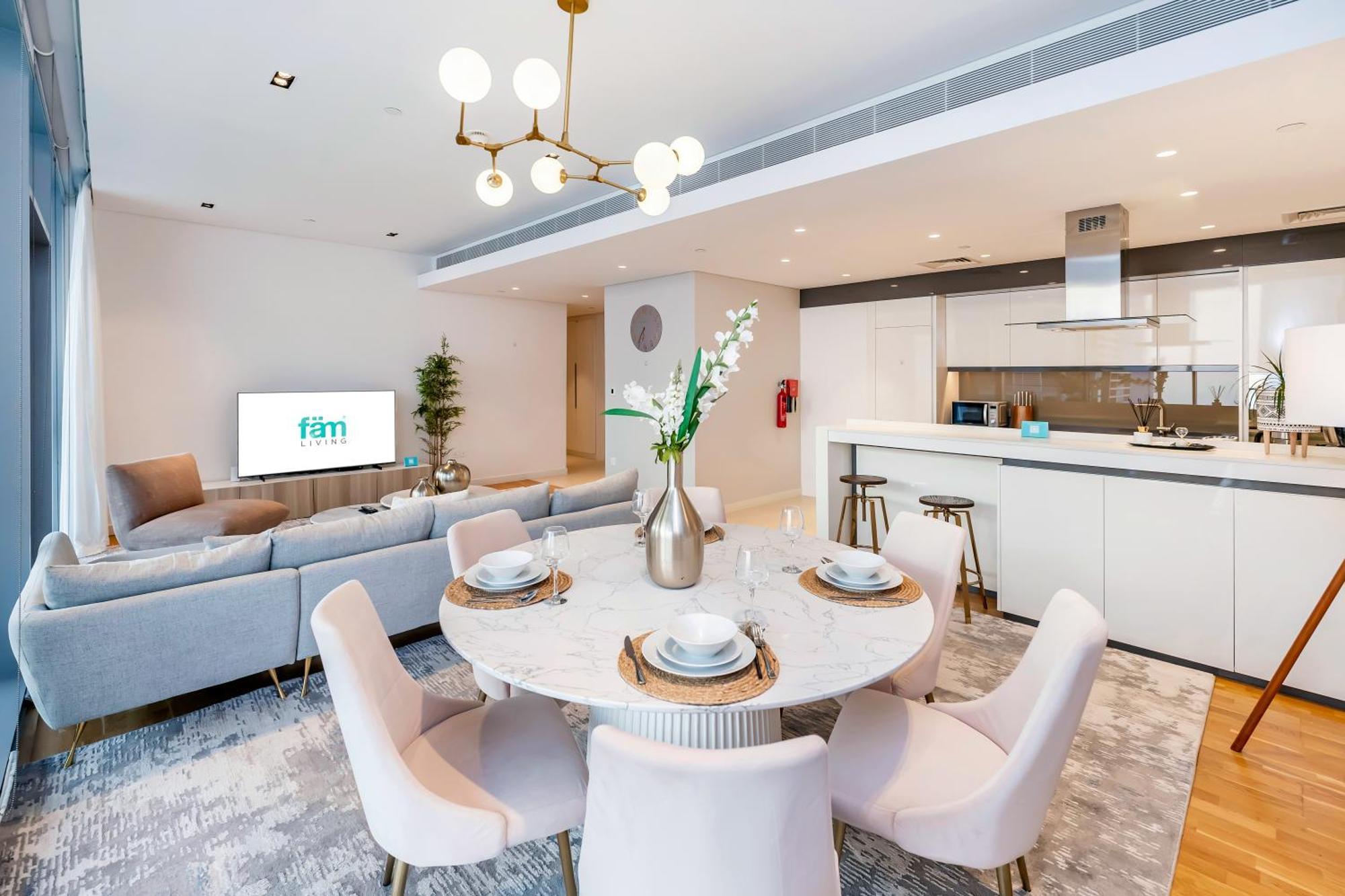 Fam Living Bluewaters - Island Living - Ain Dubai & Sea View Apartment Dubai