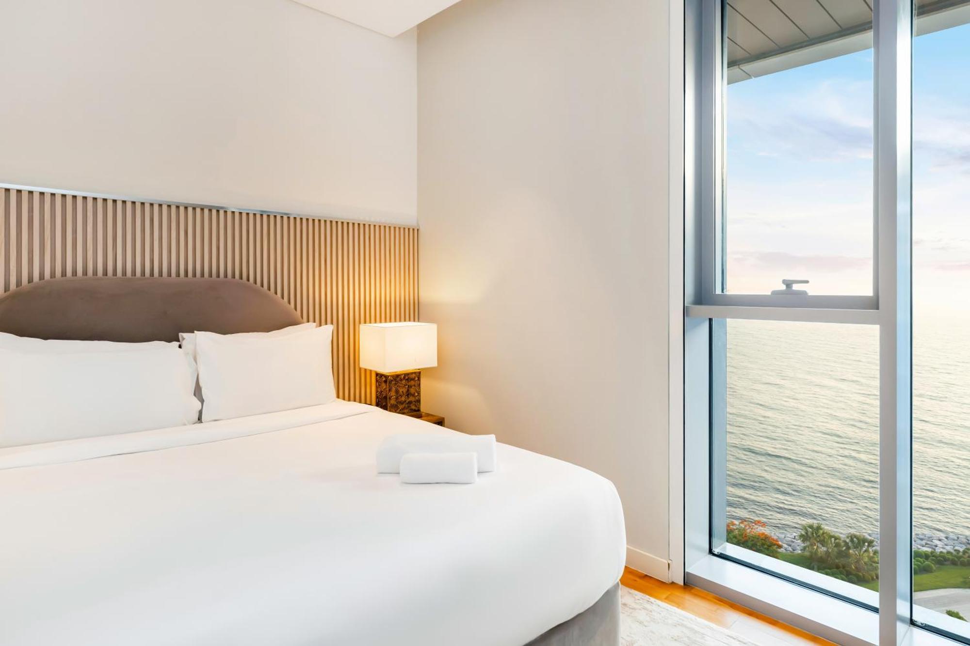 Fam Living Bluewaters - Island Living - Ain Dubai & Sea View Apartment