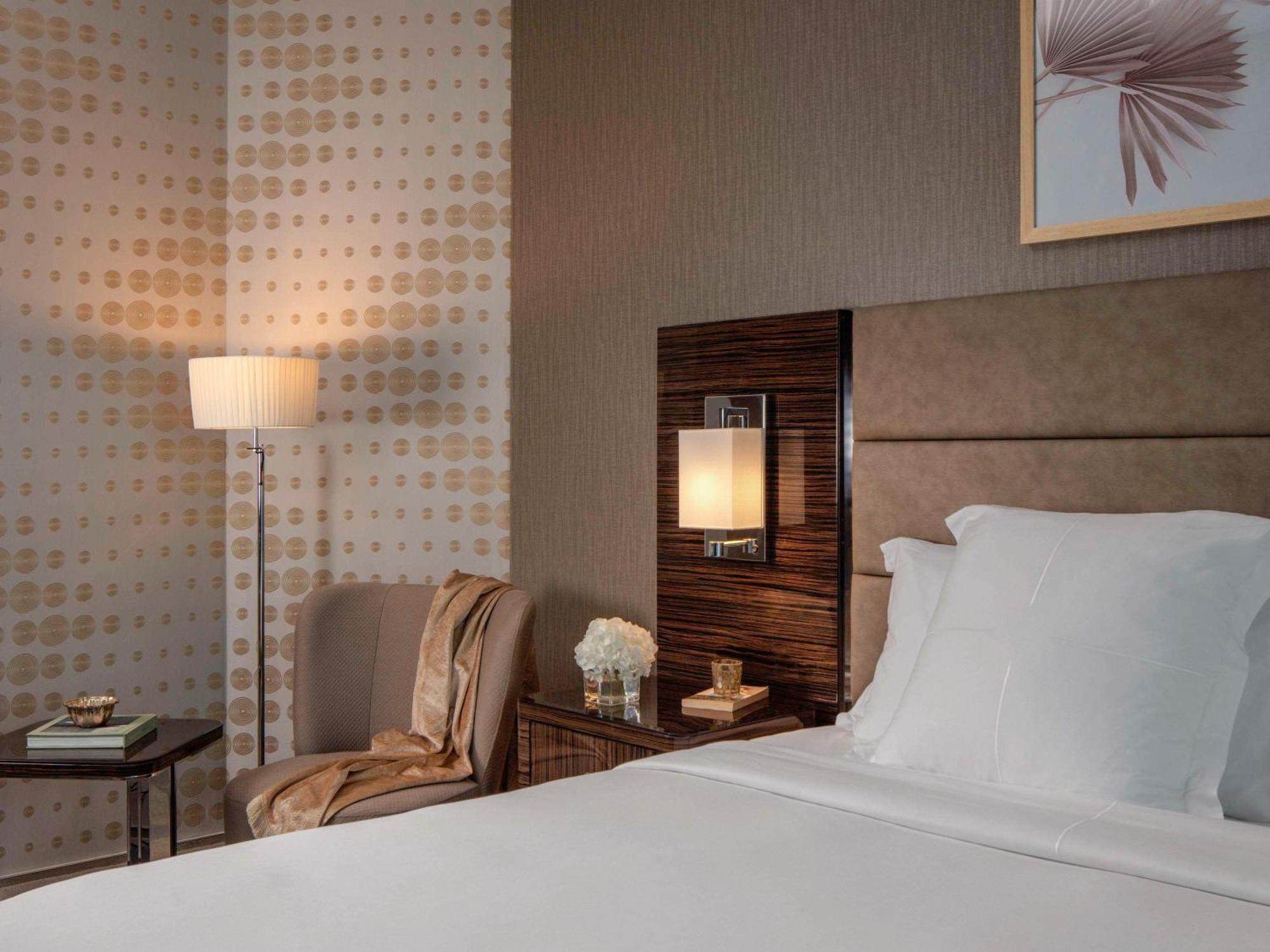Hyde Hotel 5*