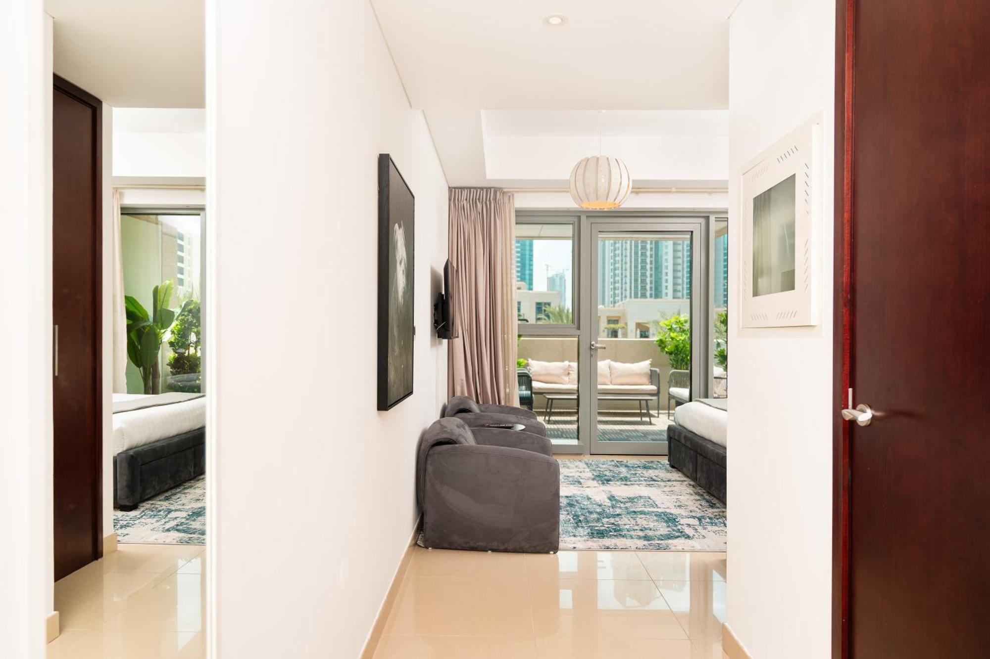 Prime Retreats - 29 Emaar Boulevard Downtown * Dubai