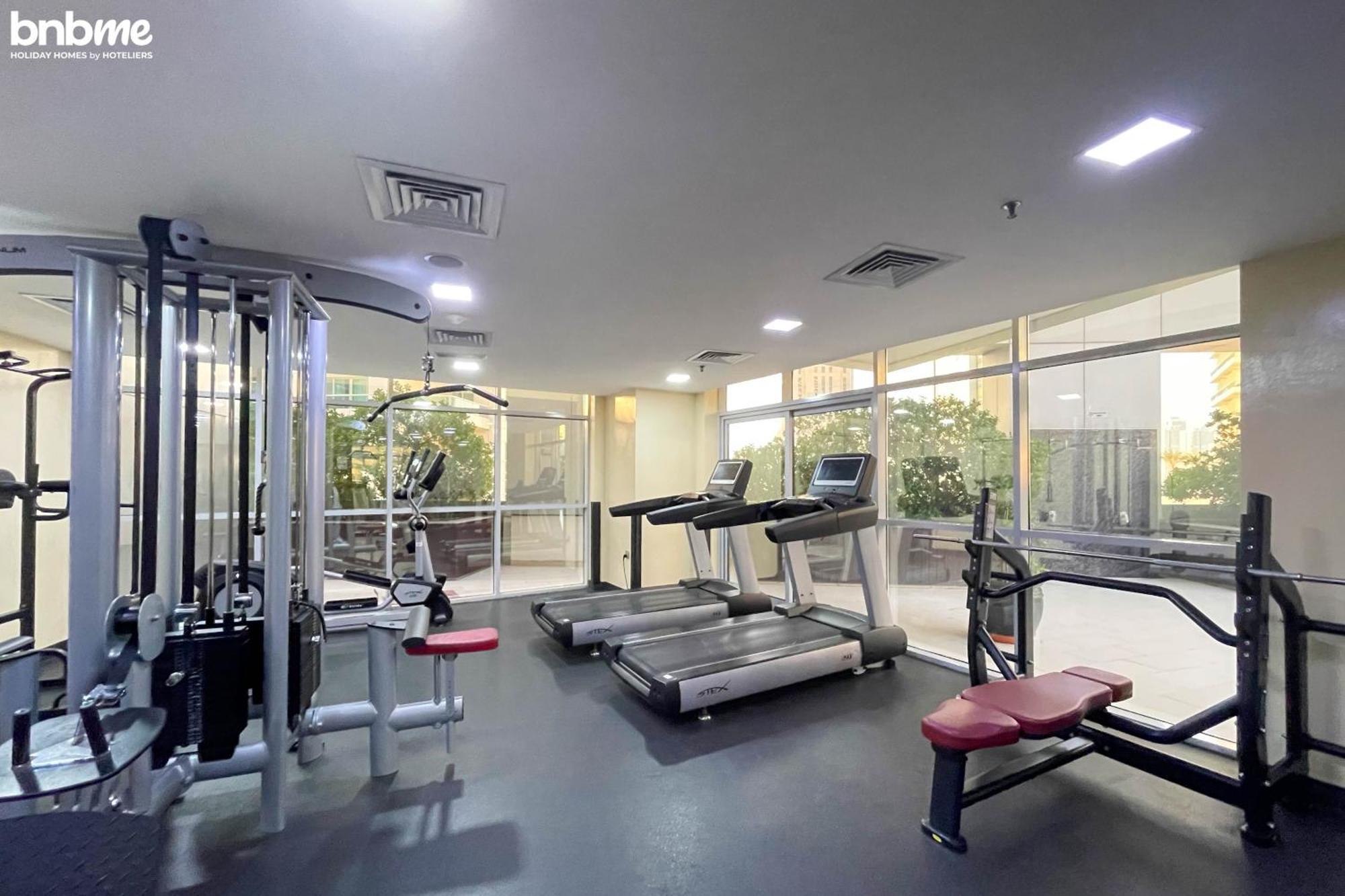 Bnbmehomes - Skyview Tower Apartment *
