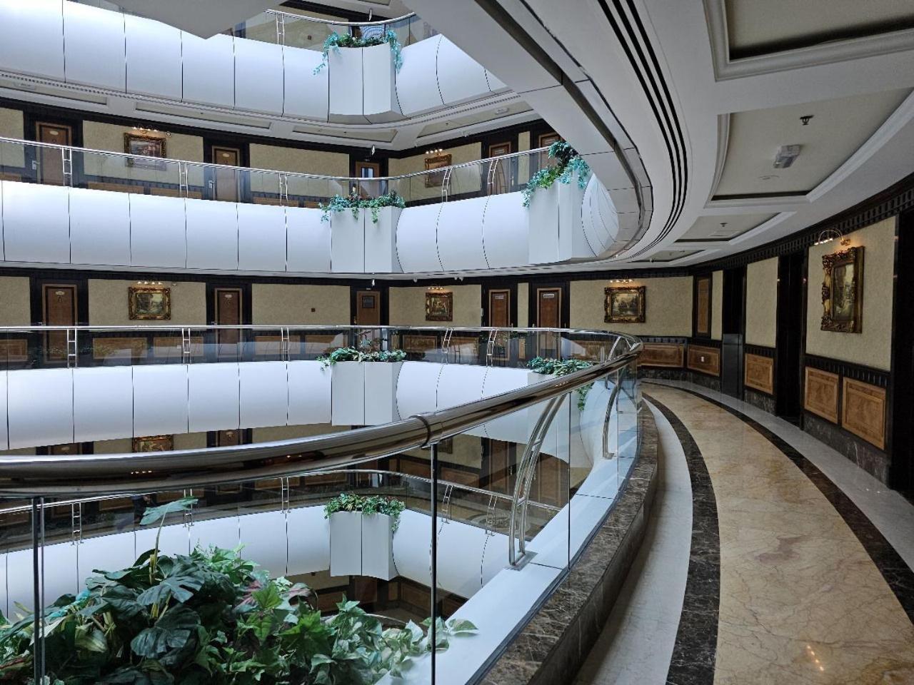 Hotel Royal Concorde & 4*