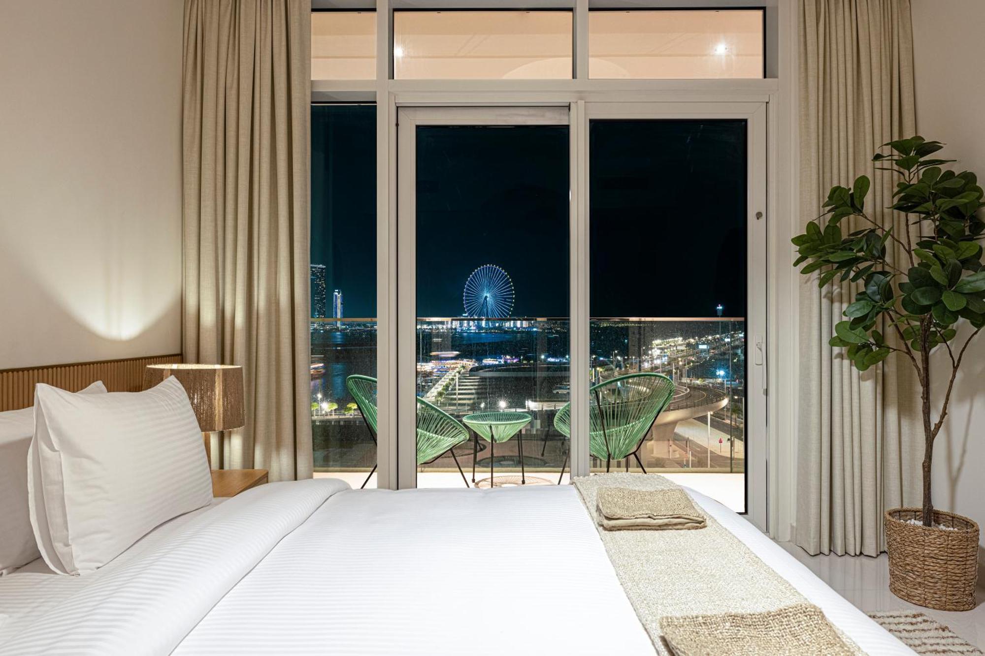 Apartment 2 Bed- Private Access- Emaar Beachfront Dubai
