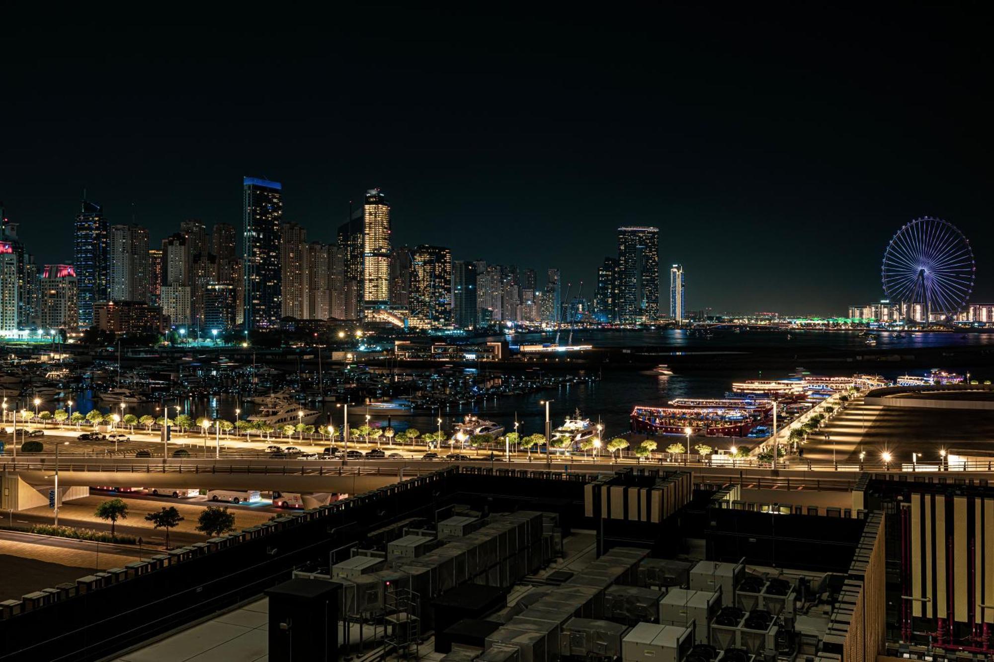 Apartment 2 Bed- Private Access- Emaar Beachfront Dubai