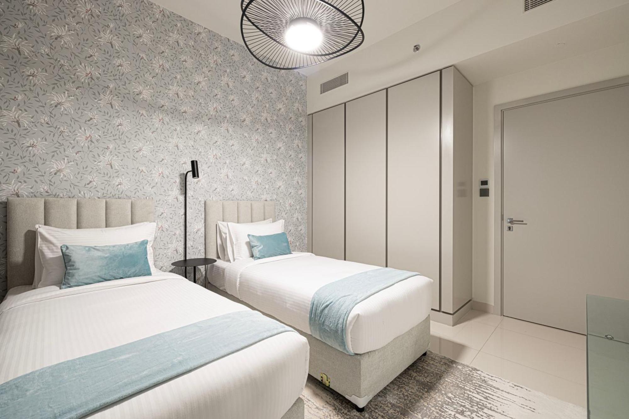 2 Bed- Private Access- Emaar Beachfront Apartment *