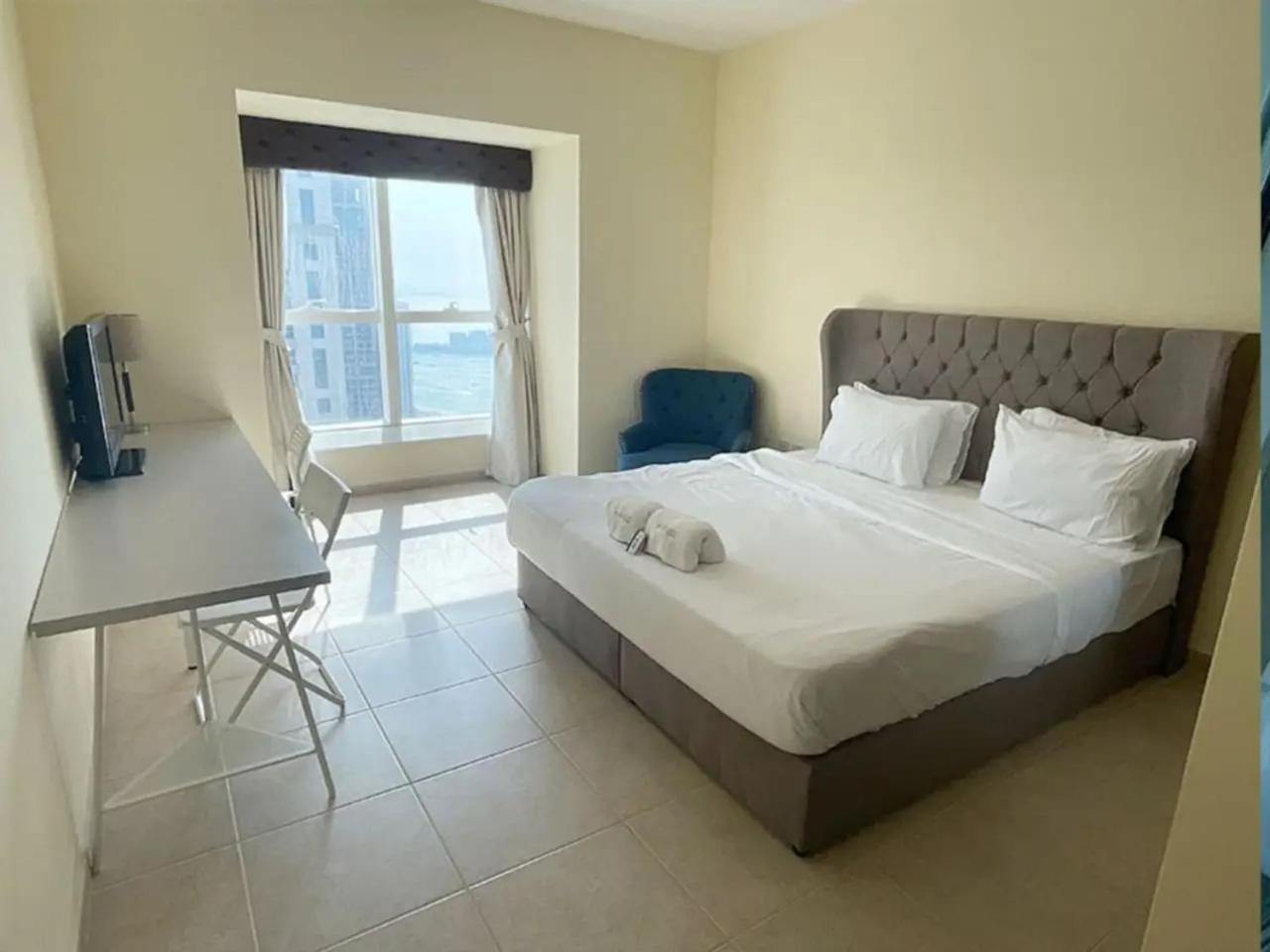 Homestay Ensuite In Coliving In Marina