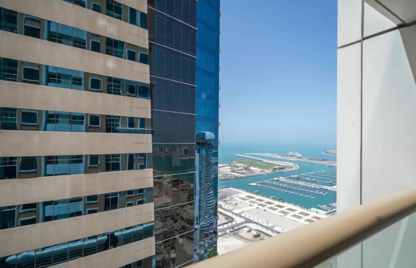 Homestay Ensuite In Coliving In Marina Dubai
