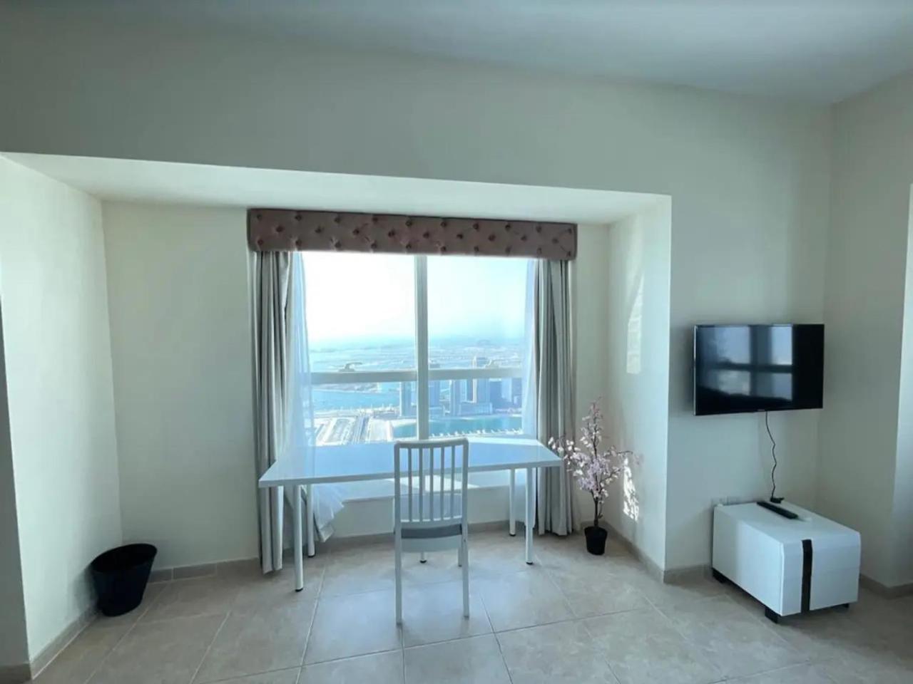 Homestay Ensuite In Coliving In Marina *
