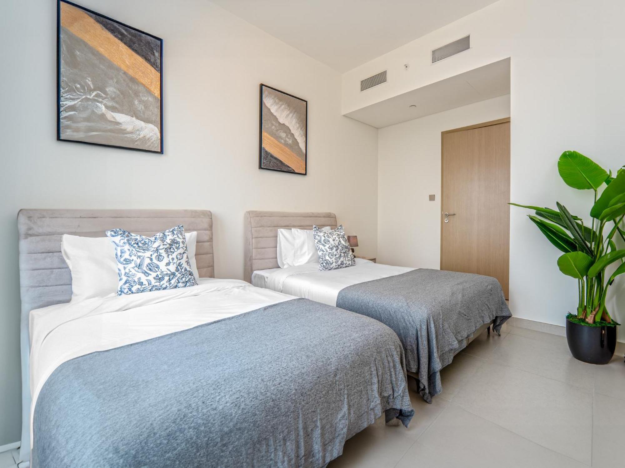 Easygo - 3br & Maid With Full Burj Khalifa And Fountain View Burj Royale Dw Dubai