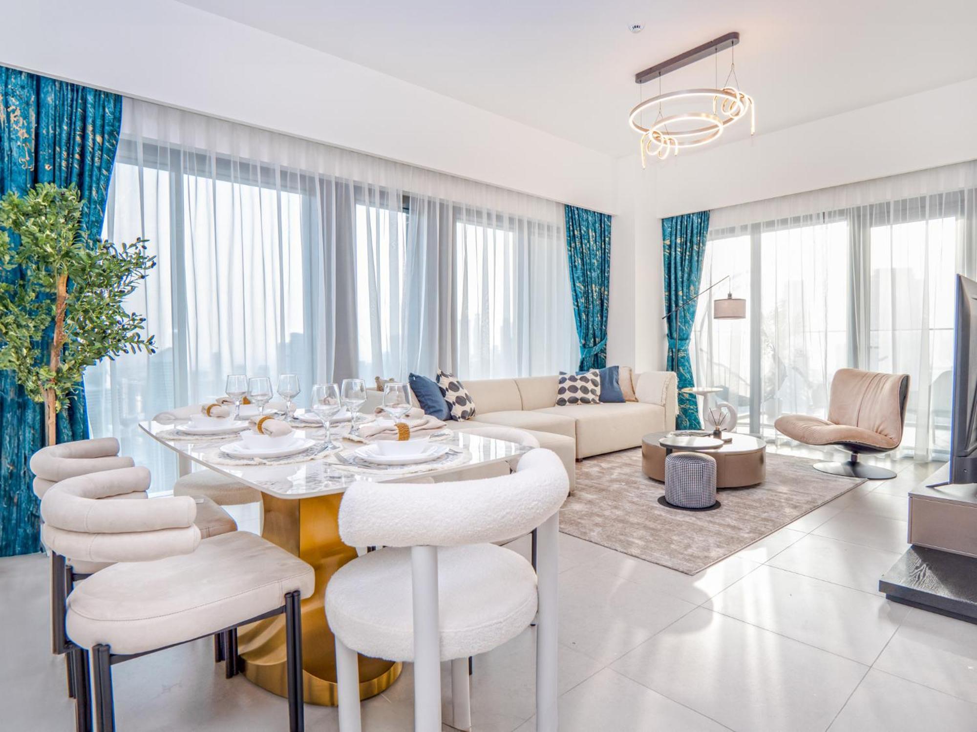 Daire Easygo - 3br & Maid With Full Burj Khalifa And Fountain View Burj Royale Dw *