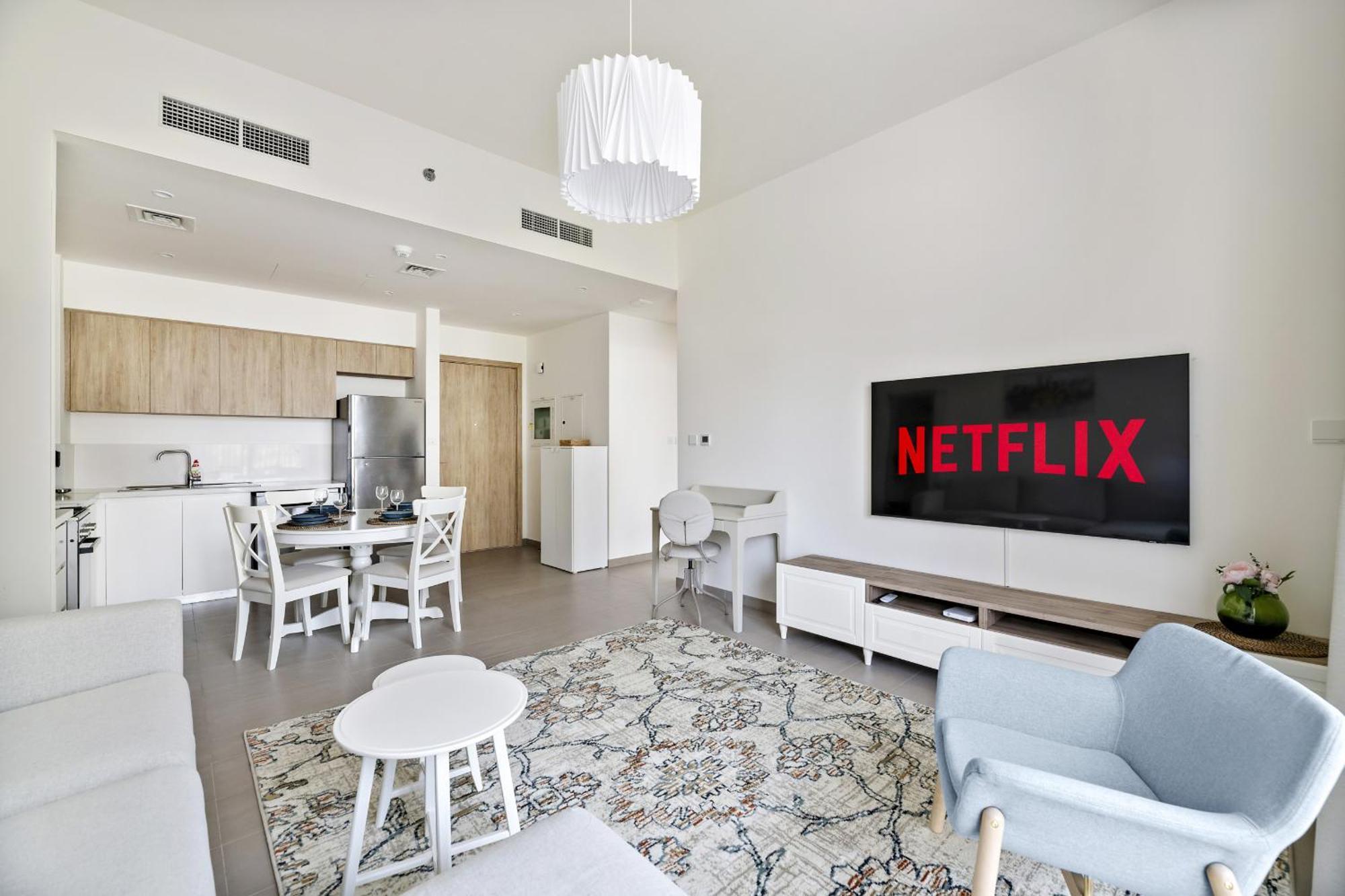 Vayk - Great Community 2bd Apartment Dubai