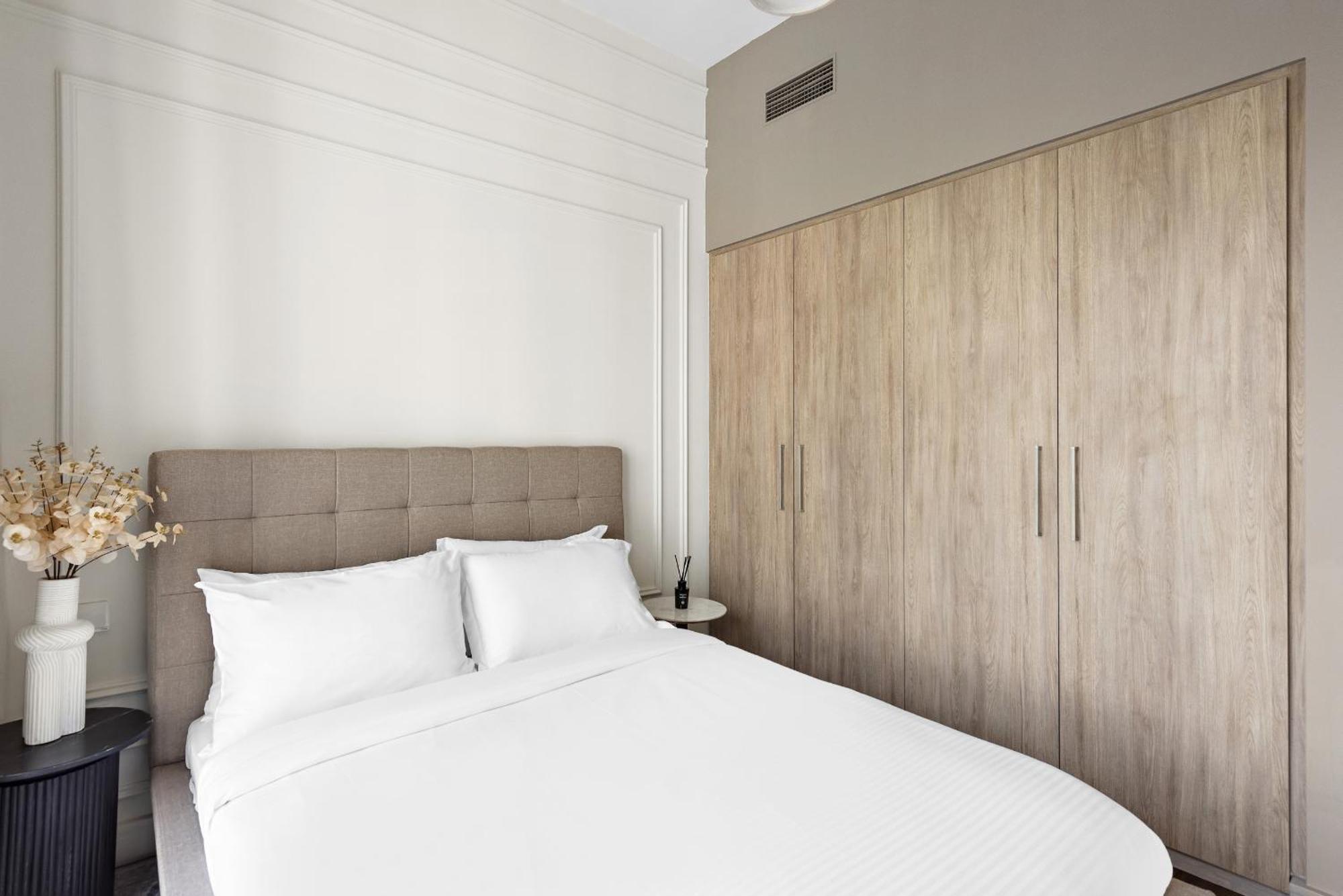 Vayk - Great Location 2 Bd * Dubai