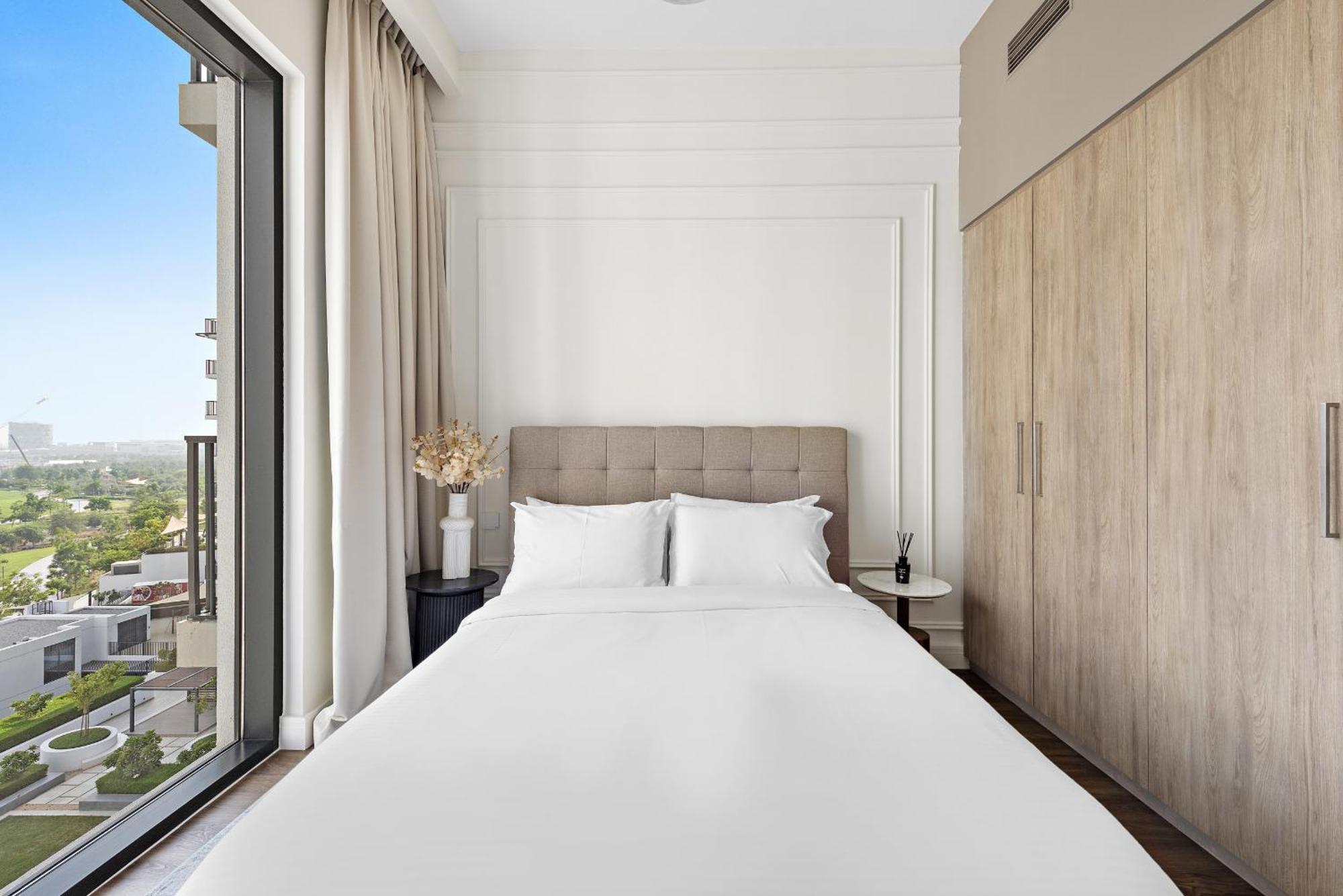 Vayk - Great Location 2 Bd *