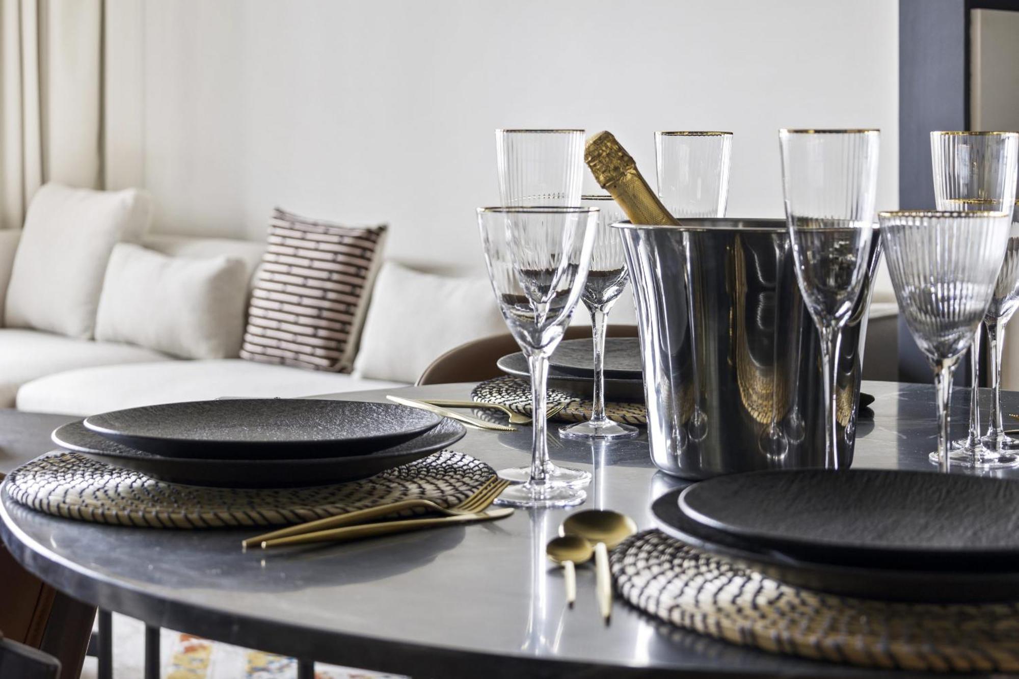 Vayk - Great Location 2 Bd Dubai