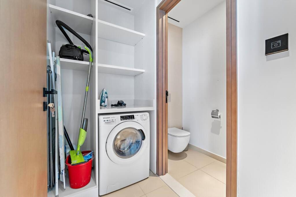 First Class 1br Vida Vista Elegance * Dubai