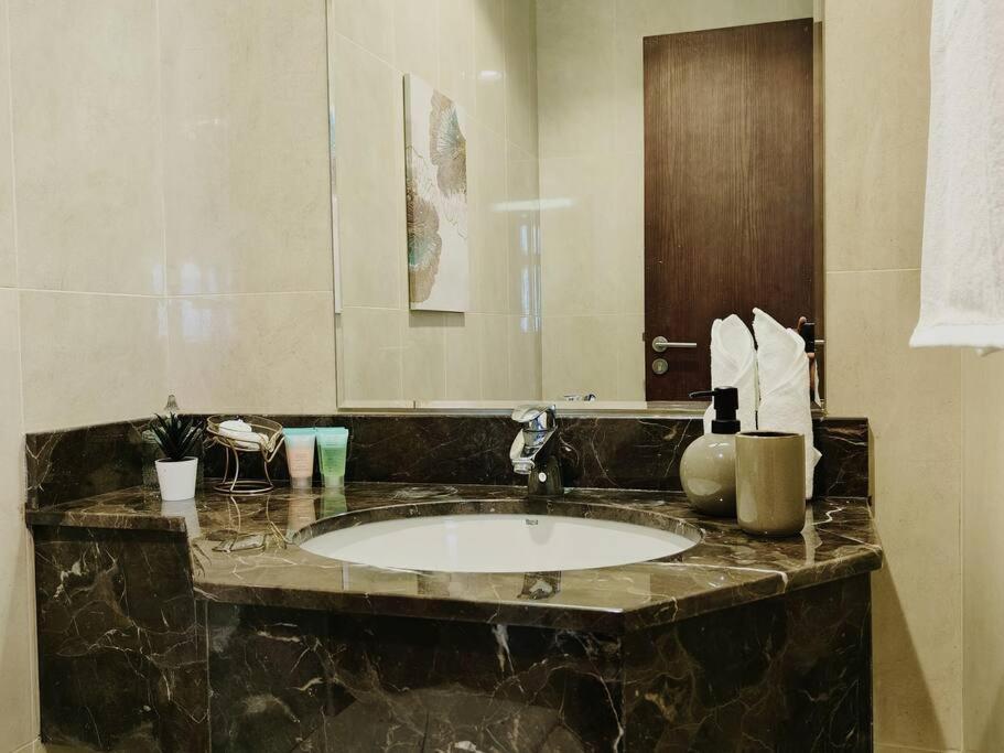 1 Bed - Azizi Daisy - Furjan