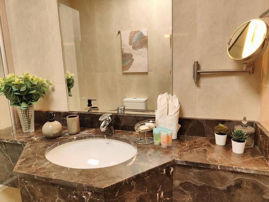 1 Bed - Azizi Daisy - Furjan Ferienhaus Dubai