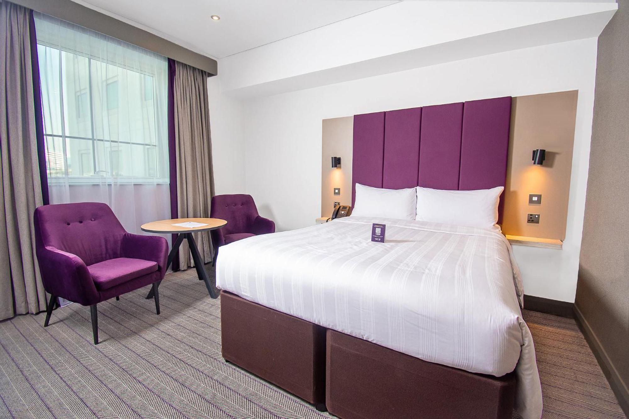 Hotel Premier International Airport 3*