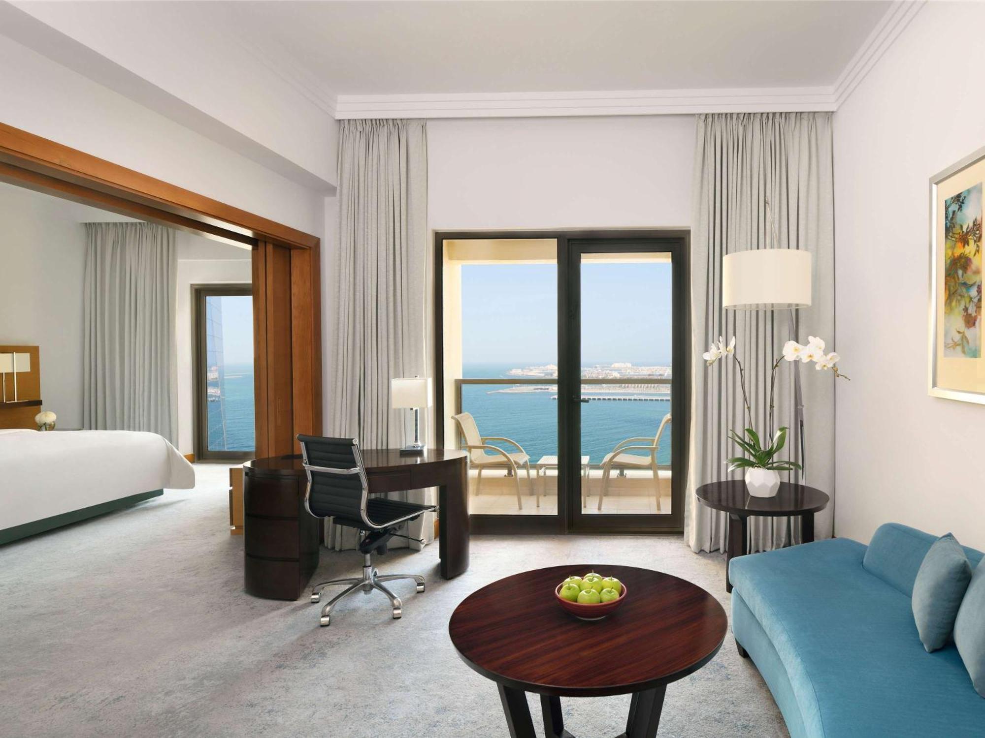 Mövenpick Jumeirah Beach 5*
