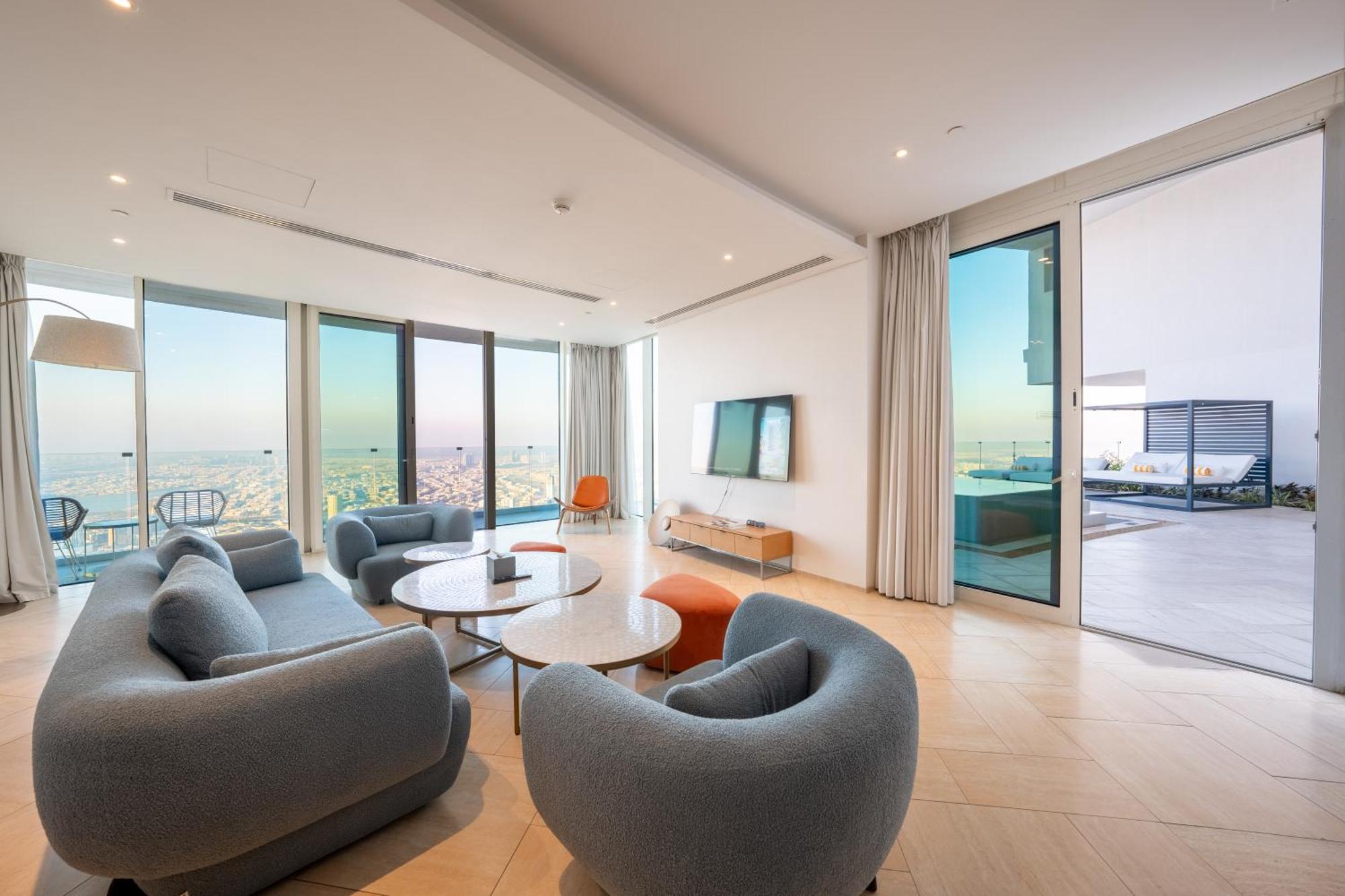 Five Jumeirah Village 5* Dubai