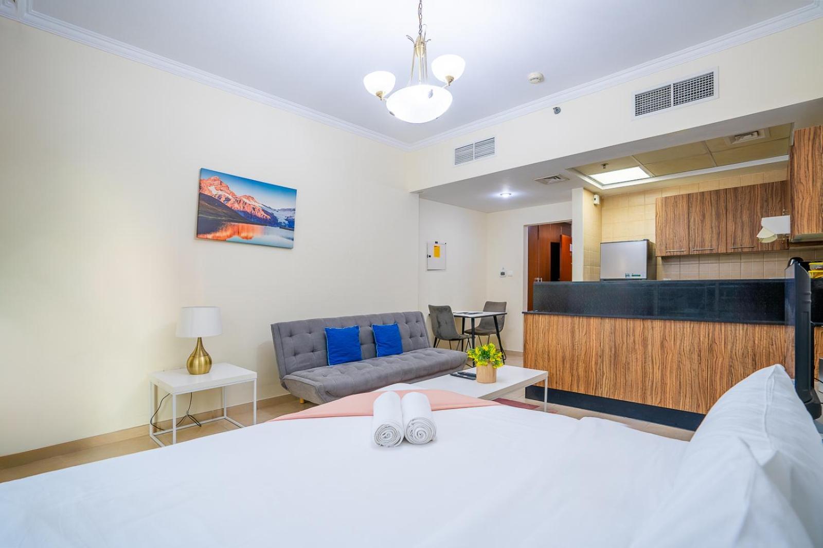Apartment Rh- Contemporary Studio, Downtown, Near Mall & Burj Khalifa Dubai