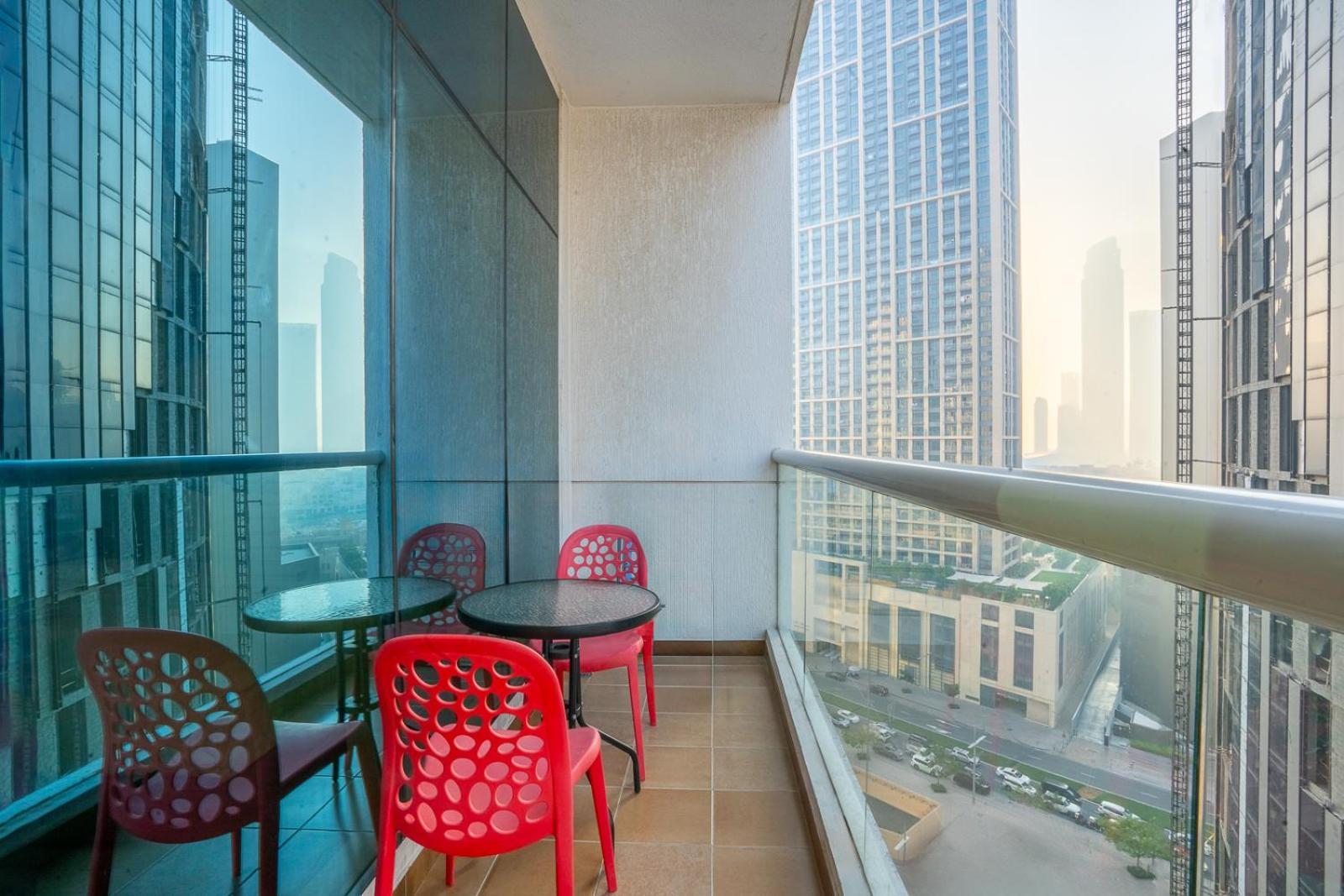 Rh- Contemporary Studio, Downtown, Near Mall & Burj Khalifa Dubai