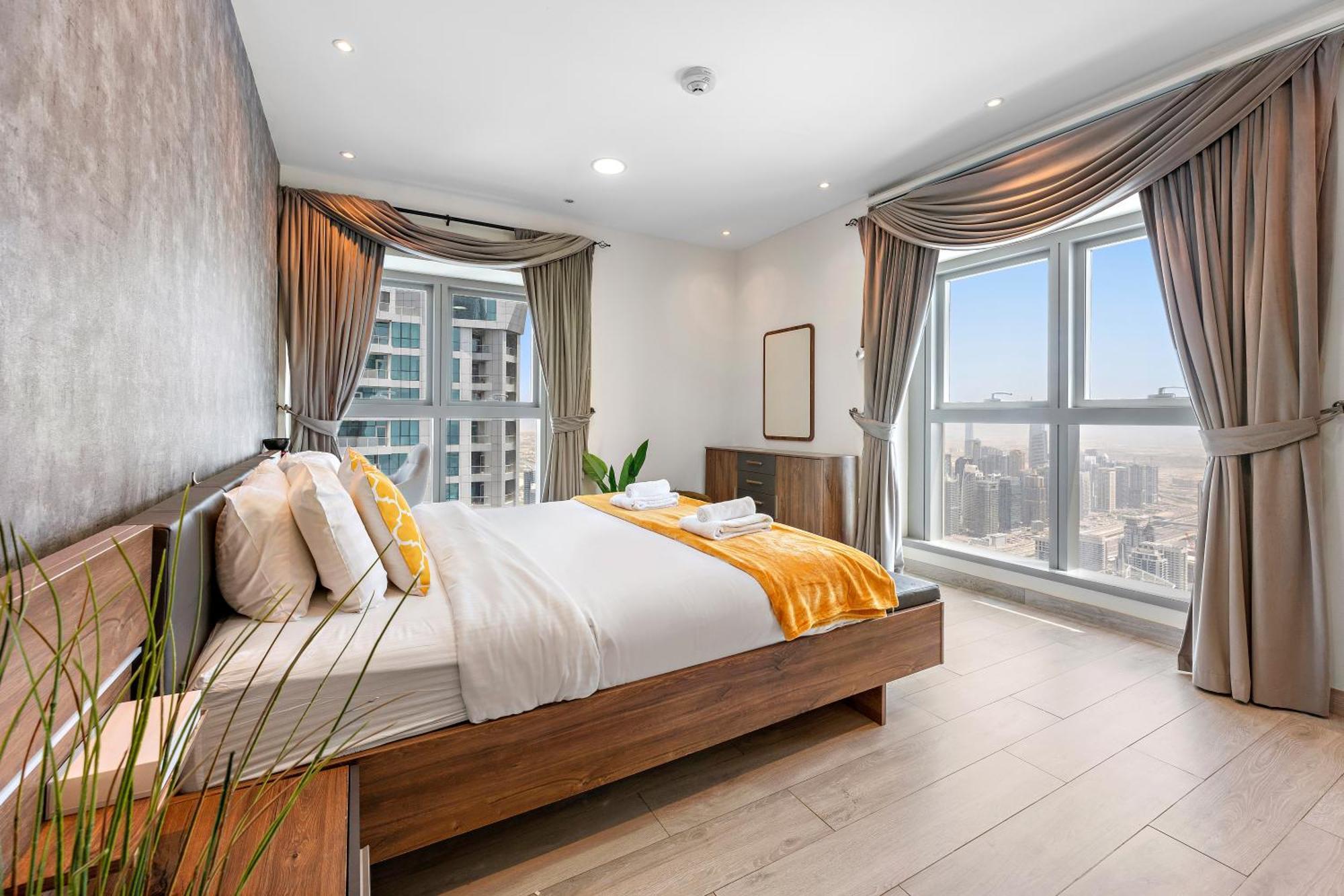 Apartment 76th Floor- 2 Bedroom Princess Tower Palmview *