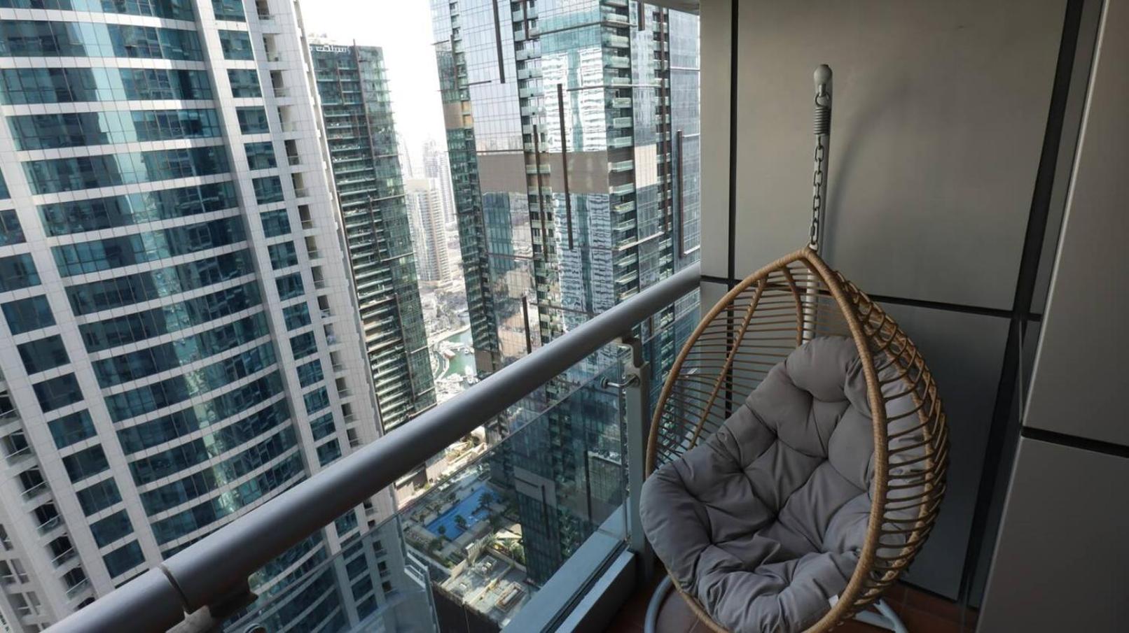 Luxurios One Bedroom High Floor Apartment *