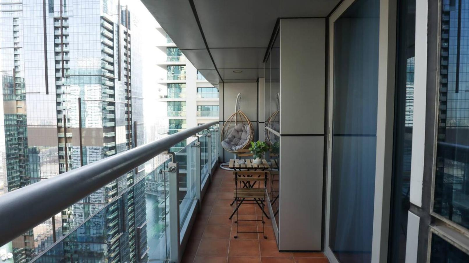 Apartment Luxurios One Bedroom High Floor *