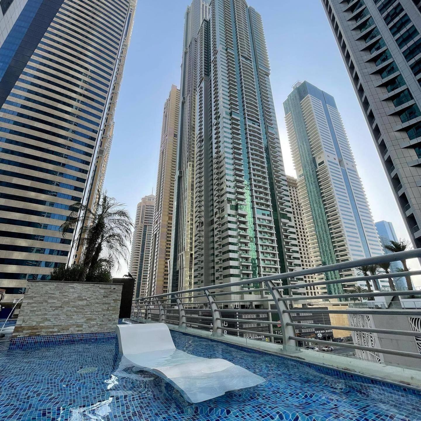 Apartment Luxurios One Bedroom High Floor *