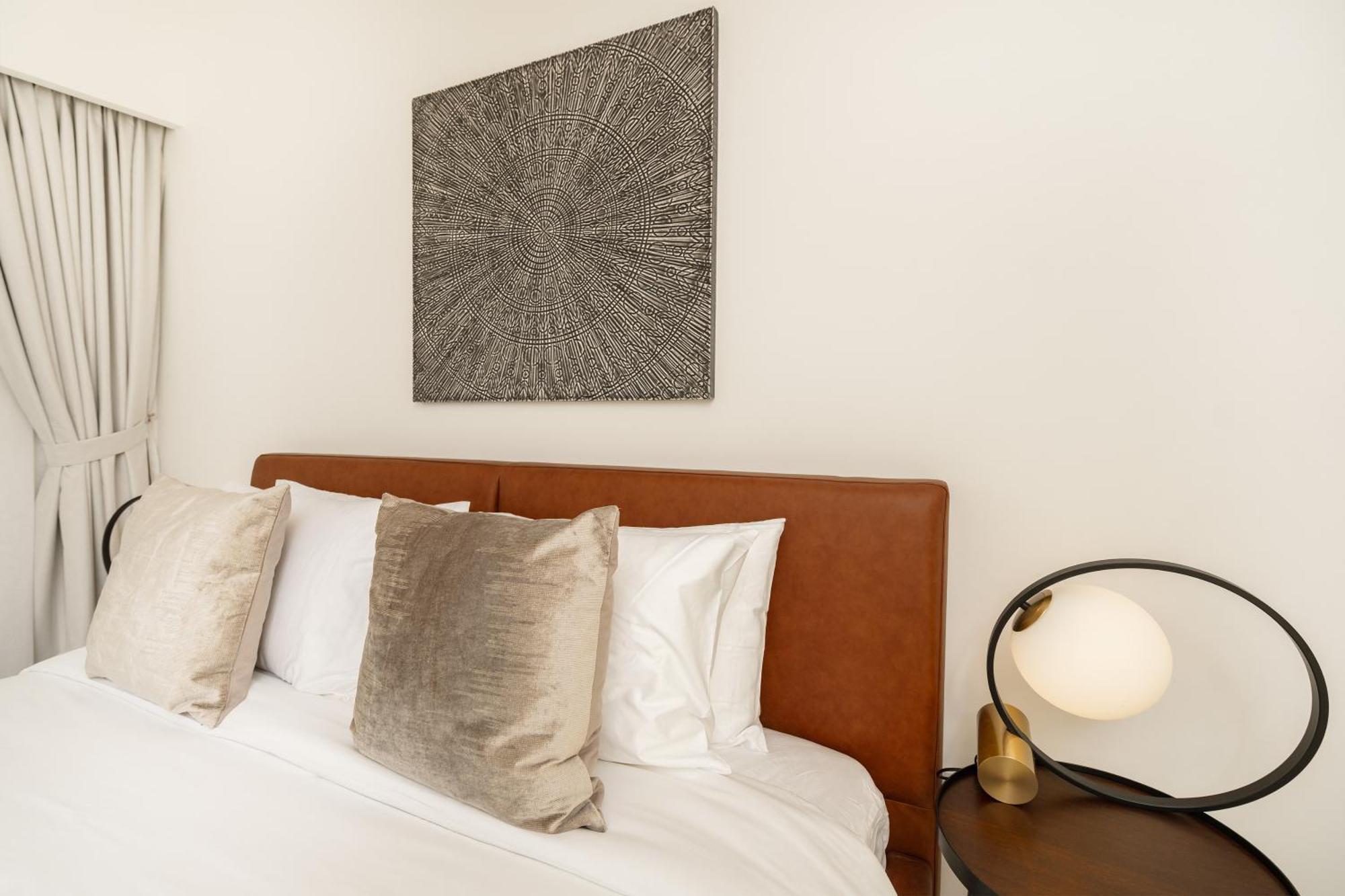 Prime Retreats @ Burj Crown By Emaar, Downtown Apartment Dubai