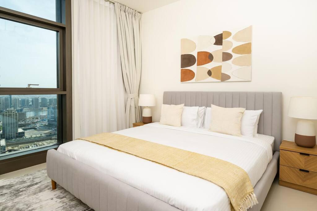 Prime Retreats @ Burj Crown By Emaar, Downtown Apartment