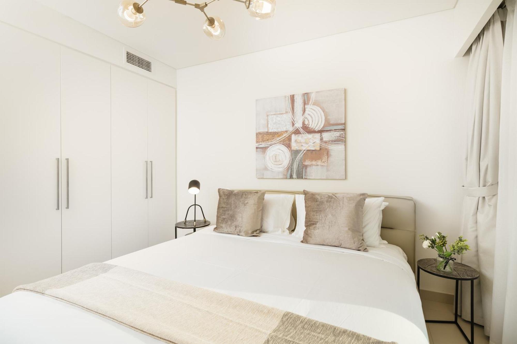 Prime Retreats @ Burj Crown By Emaar, Downtown *
