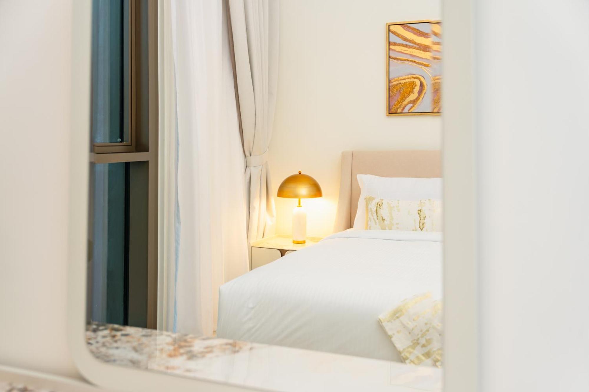 Prime Retreats @ Burj Crown By Emaar, Downtown *