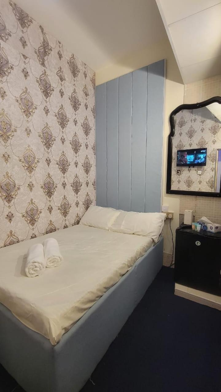 Emirates Homestay *