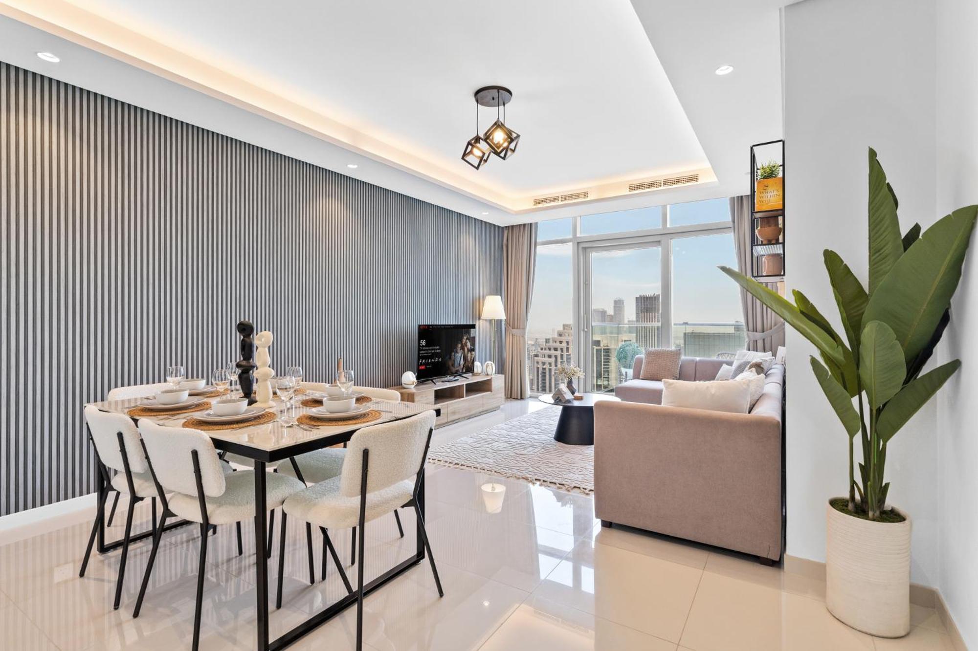 Luxury With Burj Khalifa Views & Infinity Pool Apartment Dubai