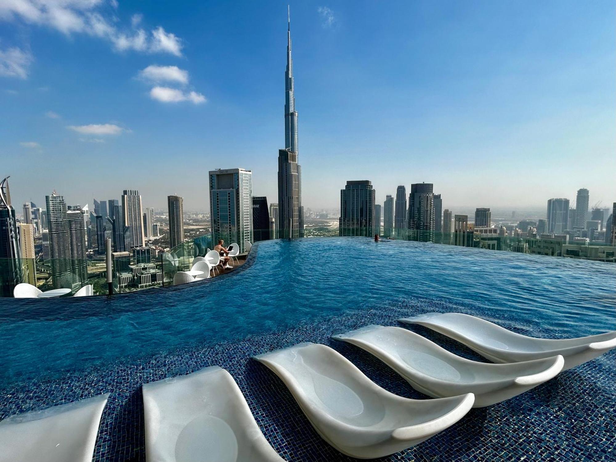 Apartment Luxury With Burj Khalifa Views & Infinity Pool