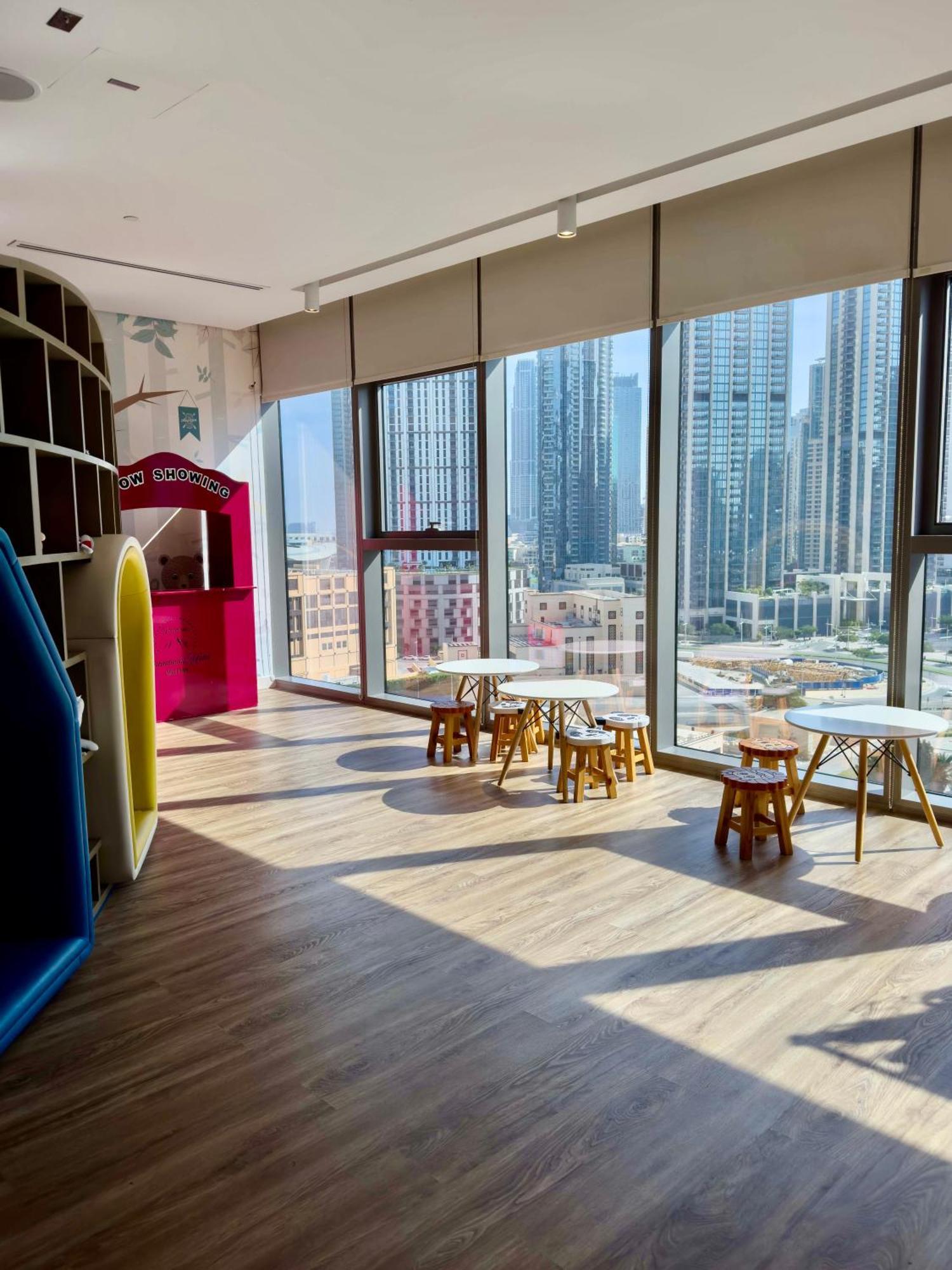 Luxury With Burj Khalifa Views & Infinity Pool Apartment *