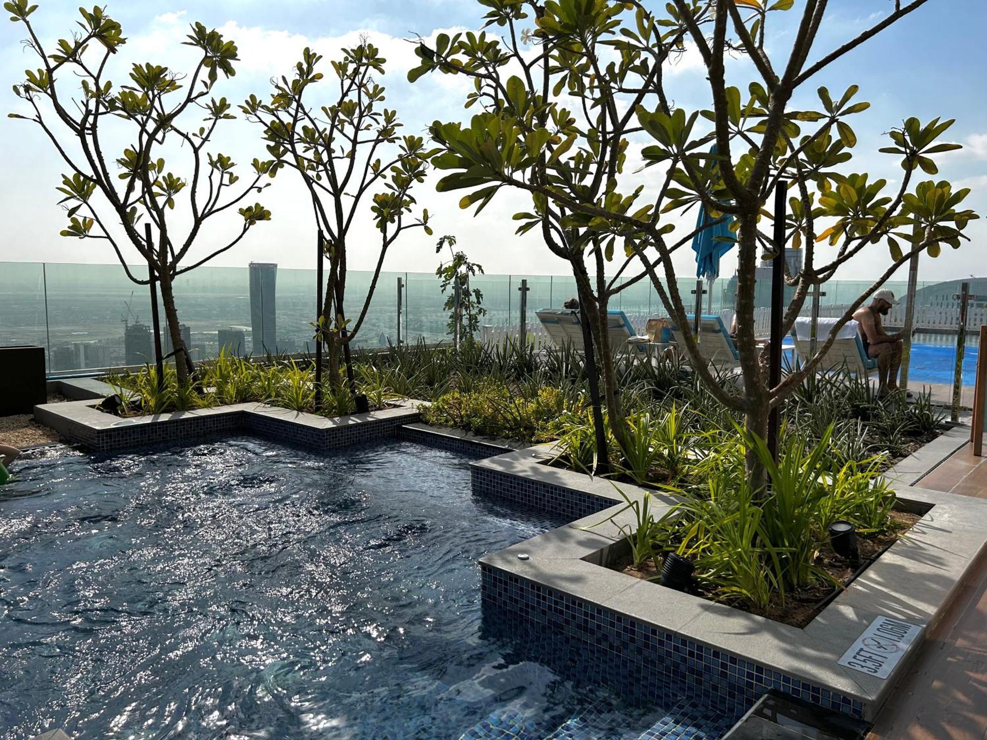 Luxury With Burj Khalifa Views & Infinity Pool Apartment Dubai