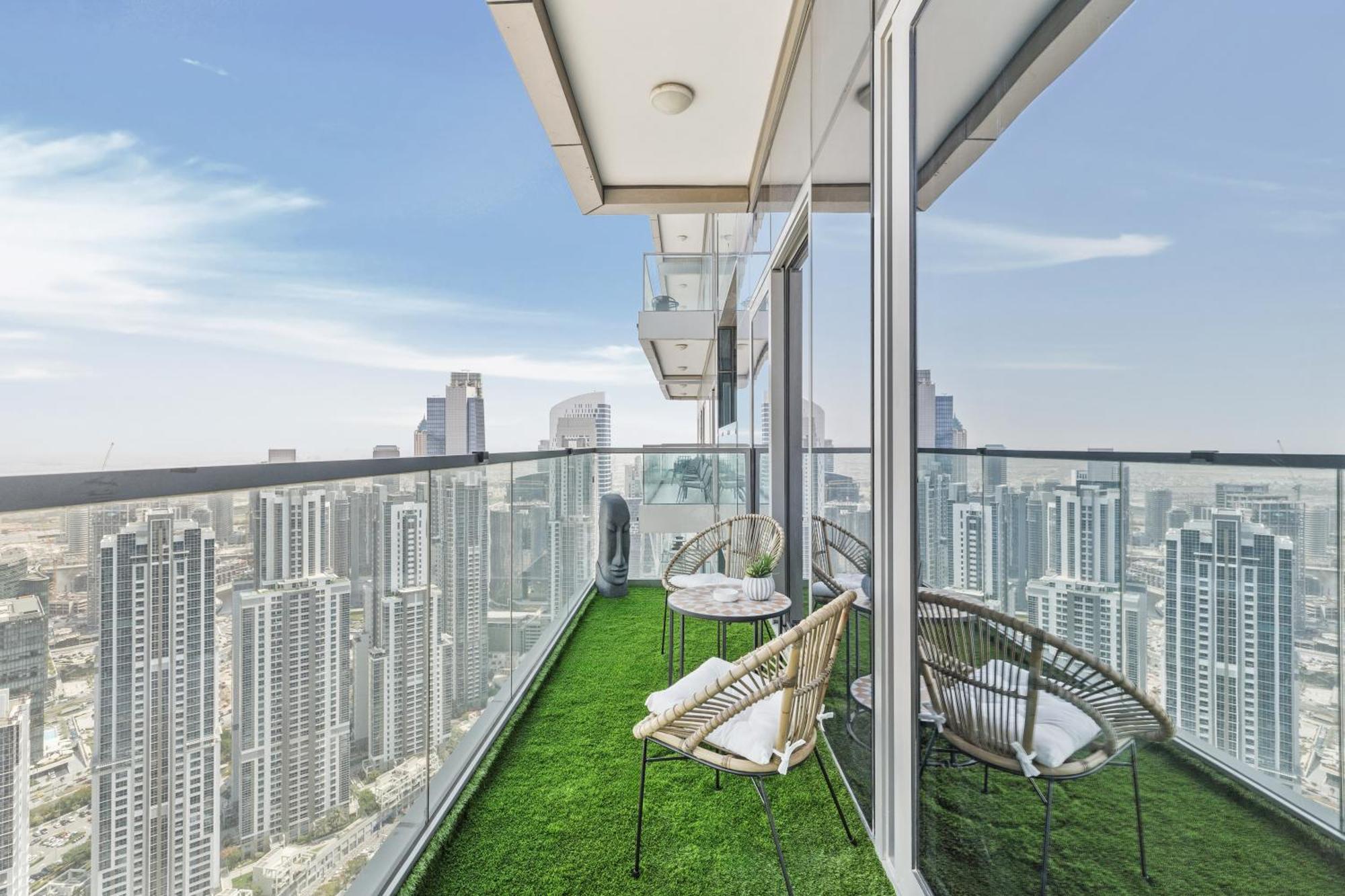 Apartment Luxury With Burj Khalifa Views & Infinity Pool