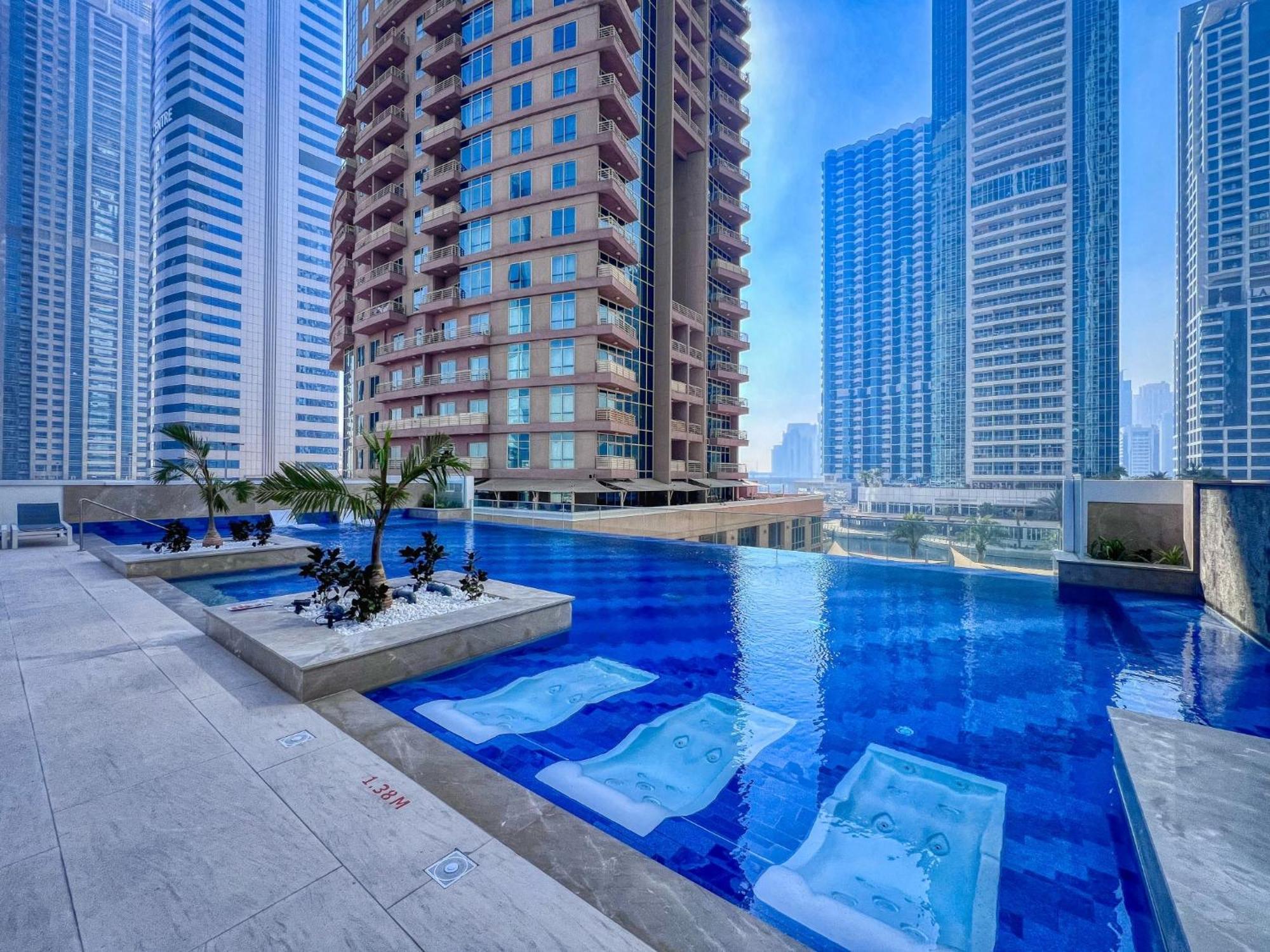 Elegant In Me Do Re Tower Apartment *