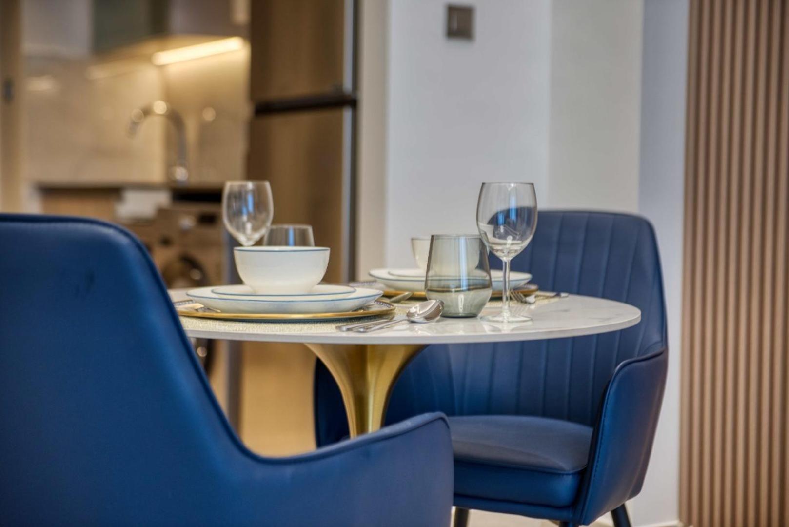 Elegant In Me Do Re Tower Apartment *