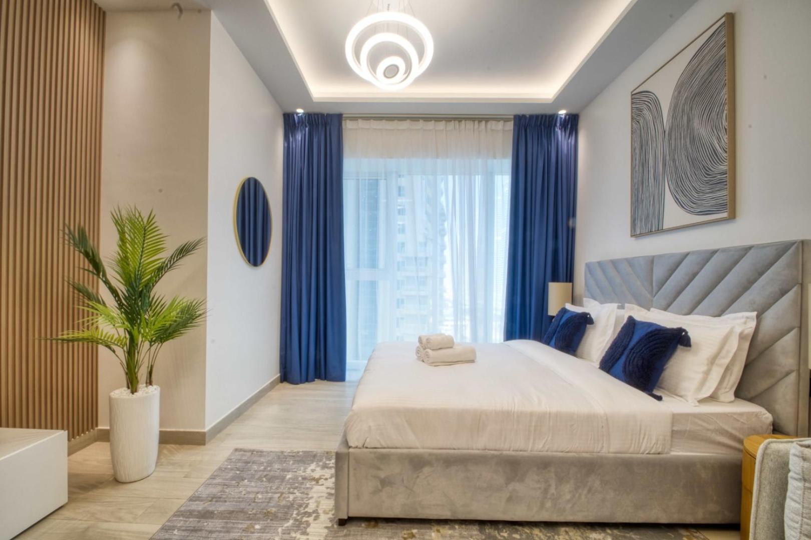 Elegant In Me Do Re Tower Apartment Dubai