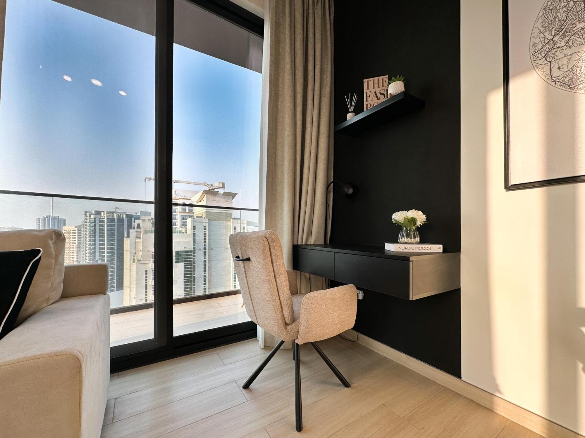 Trophy - The Promenade W Workstation In Jvc Apartment Dubai