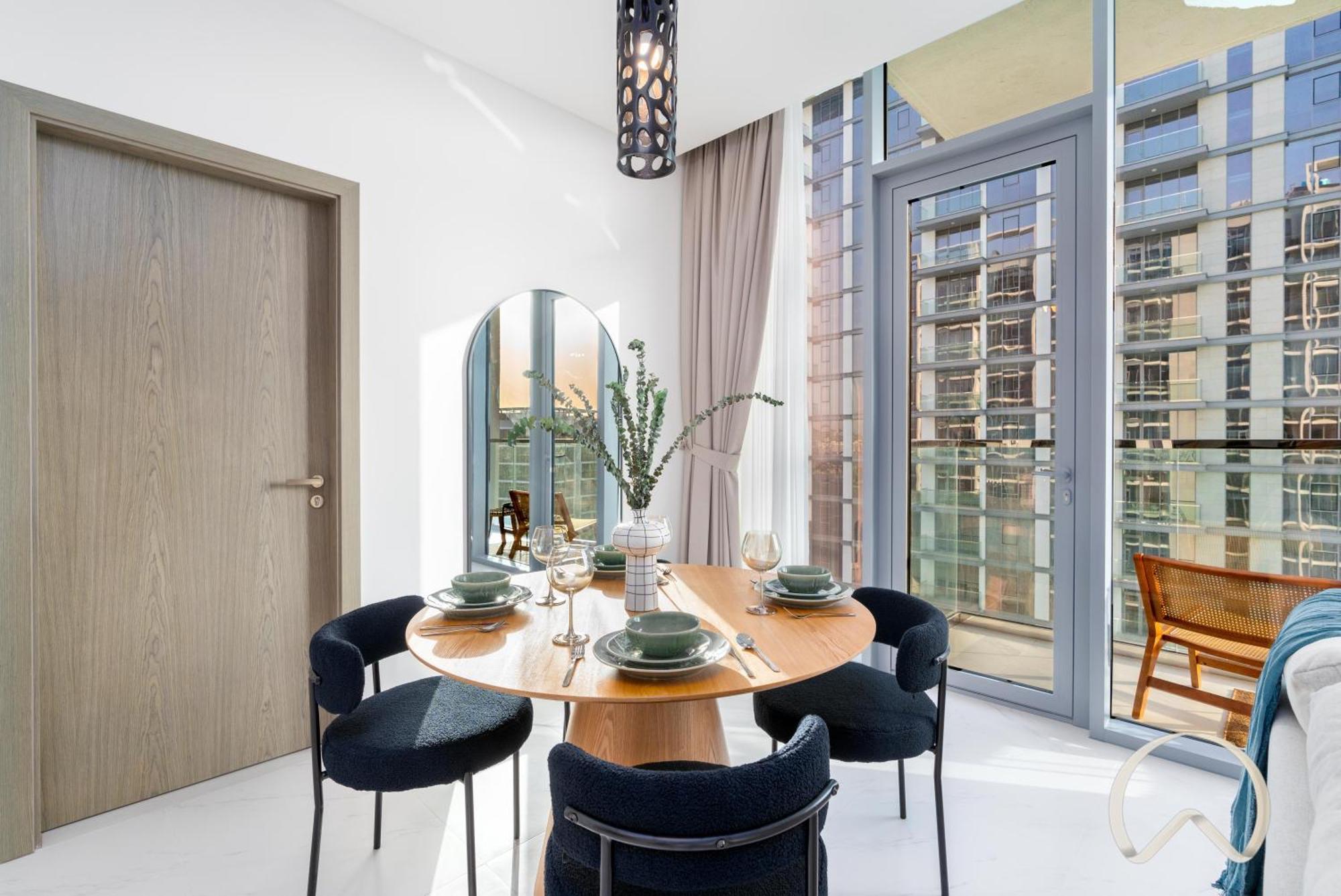 Oraya - Sleek 1br In District One , Direct Lagoon Access *