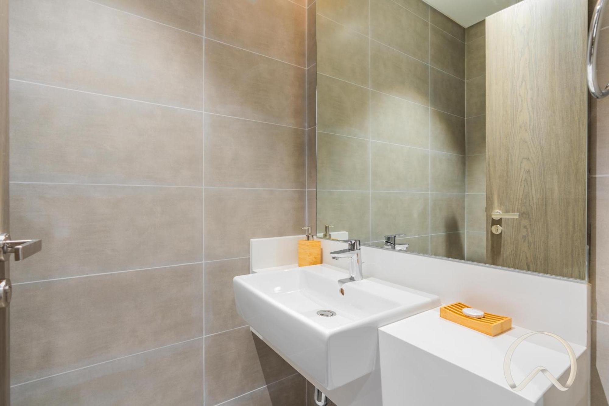 Oraya - Sleek 1br In District One , Direct Lagoon Access Dubai