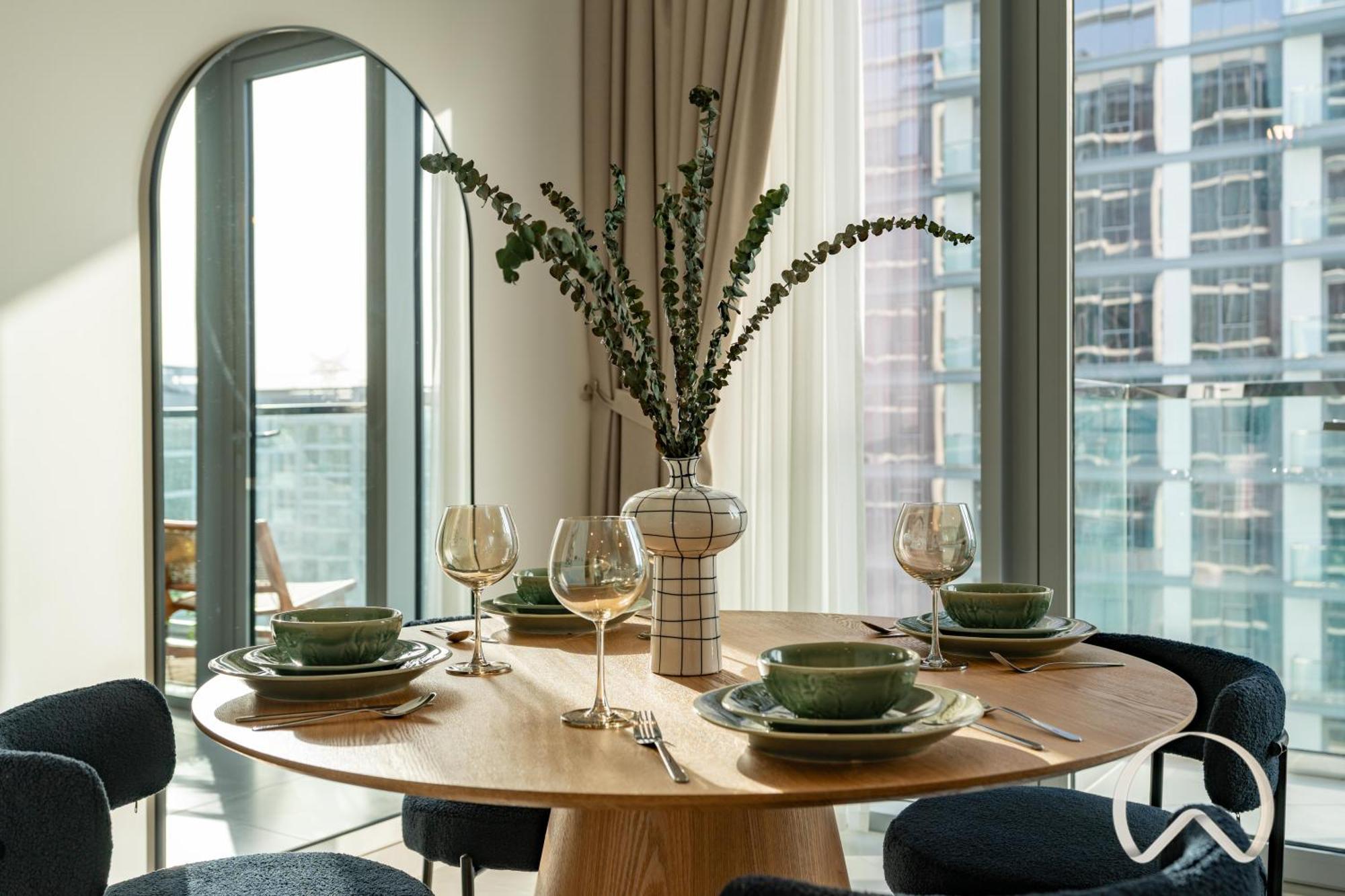 Oraya - Sleek 1br In District One , Direct Lagoon Access Apartment *