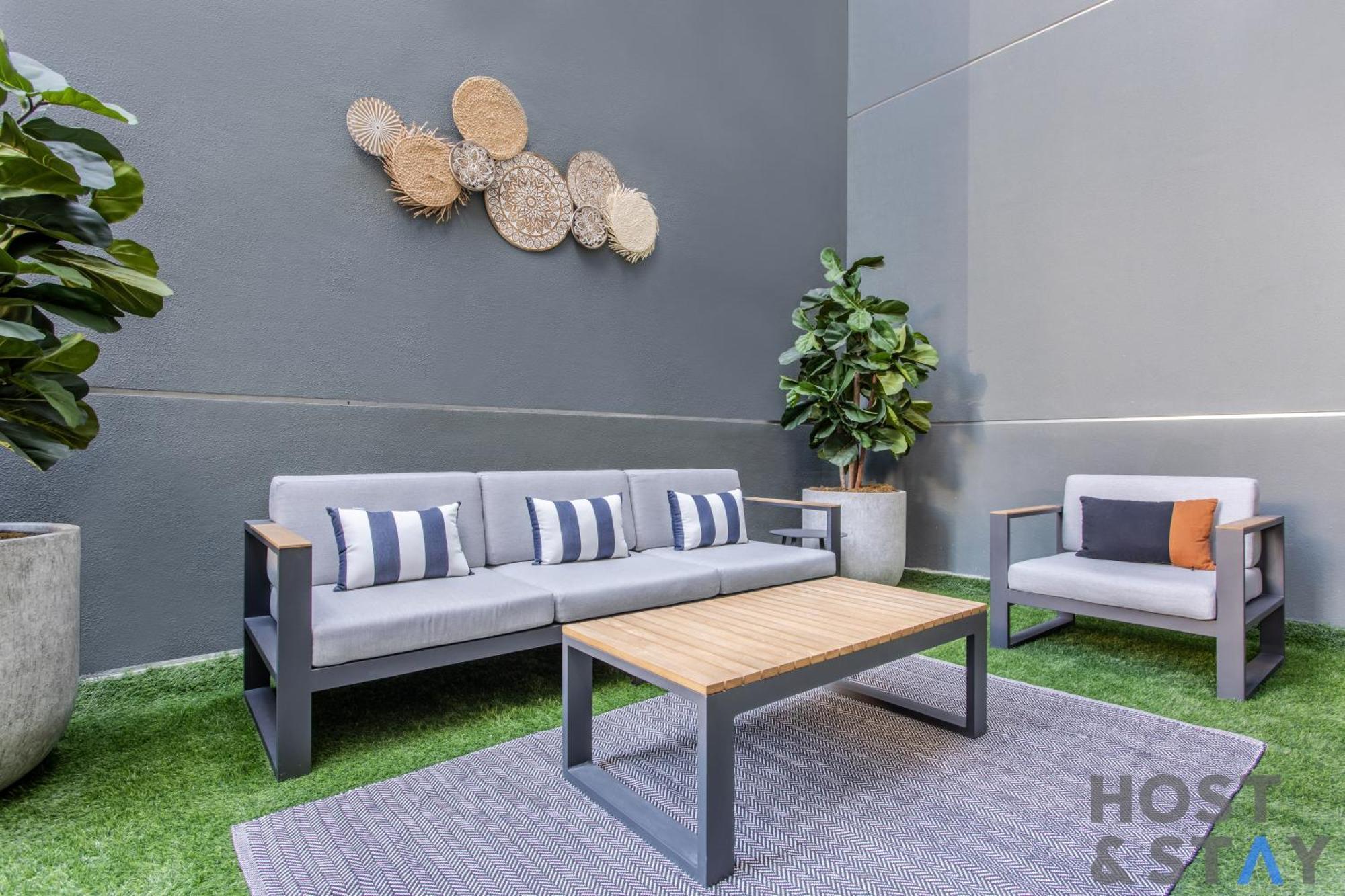 Apartment Comfy 1br At Jvc - Ideal For Family & Friends